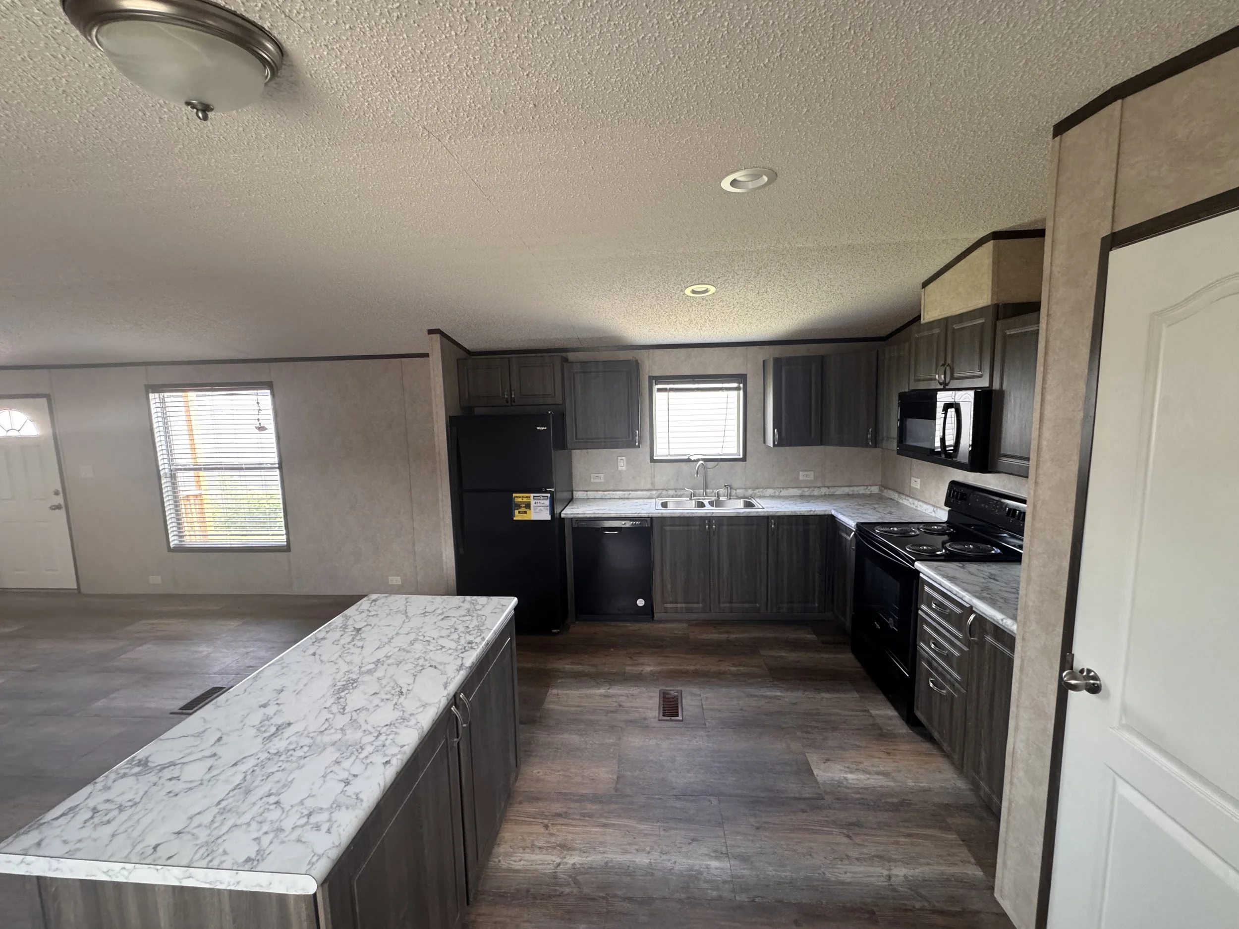 KITCHEN 1.jpeg