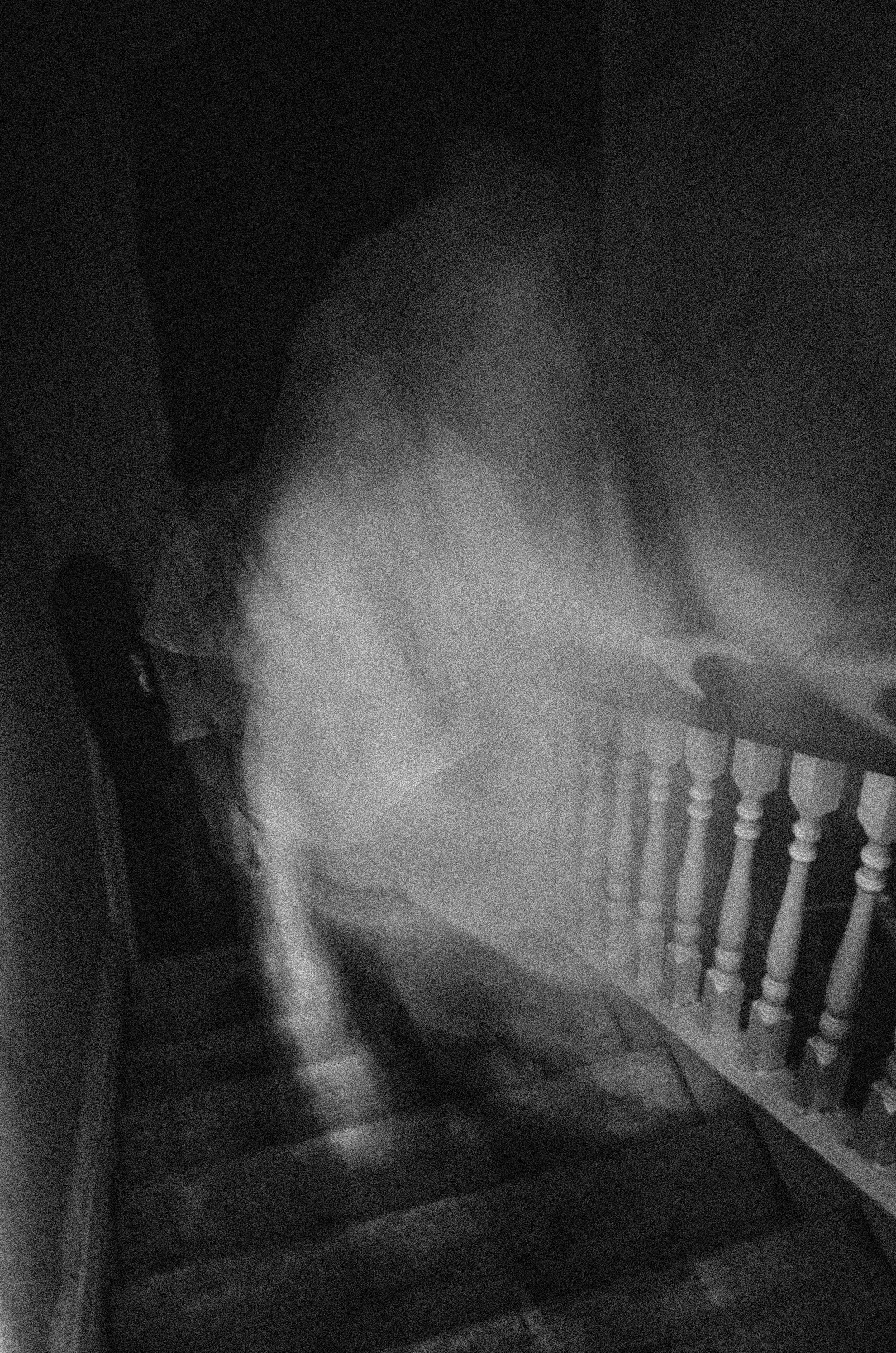 hauntedrva_stairs_girl.jpg