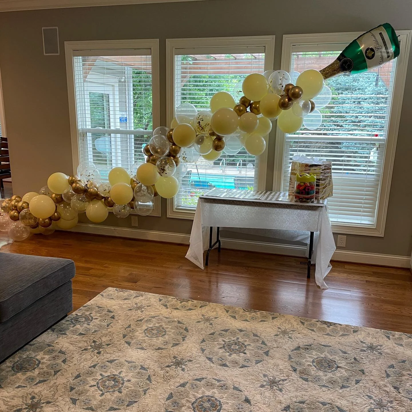Poppin&rsquo; bottles! You know this was going to be a fun shower 🍾 #tiedwithabowballoonco