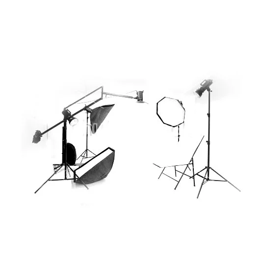 stock-photo-empty-photo-studio-with-lighting-equipment-644540650 copia.jpg