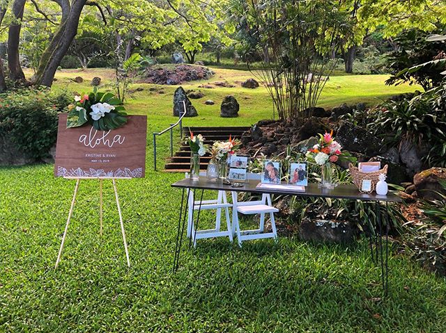 Beautiful welcome table provided by @alohaartisans 💚