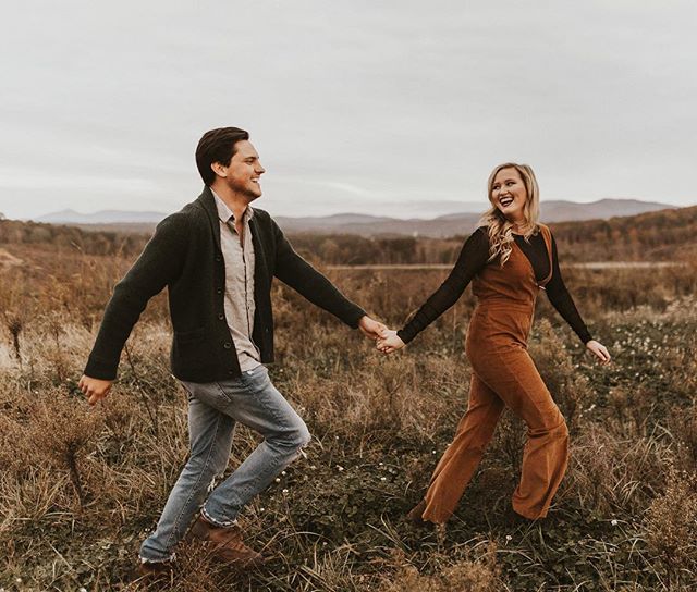 These two get hitched today !!! ✨🎉 &mdash; I&rsquo;ve been waiting all year for this 😋🙌🏼 @baileymasters_ + @ayylayna
.
.
.
.
#adventuresession #makeadventure #photobugcommunity #teethsoclean
#utahweddingphotographer #arizonaweddingphotographer #a