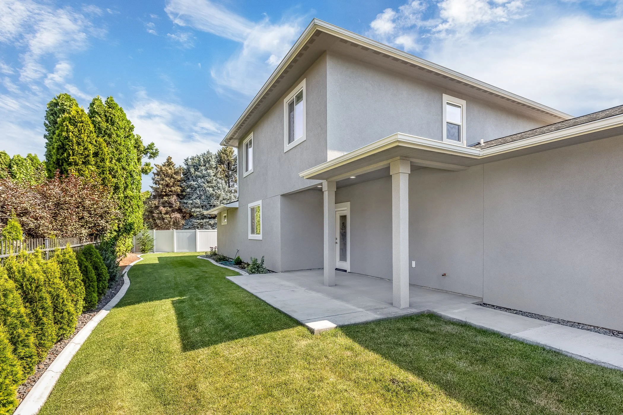 808_SE_Whispering_Ct_0006 s2100 q75 S.jpg