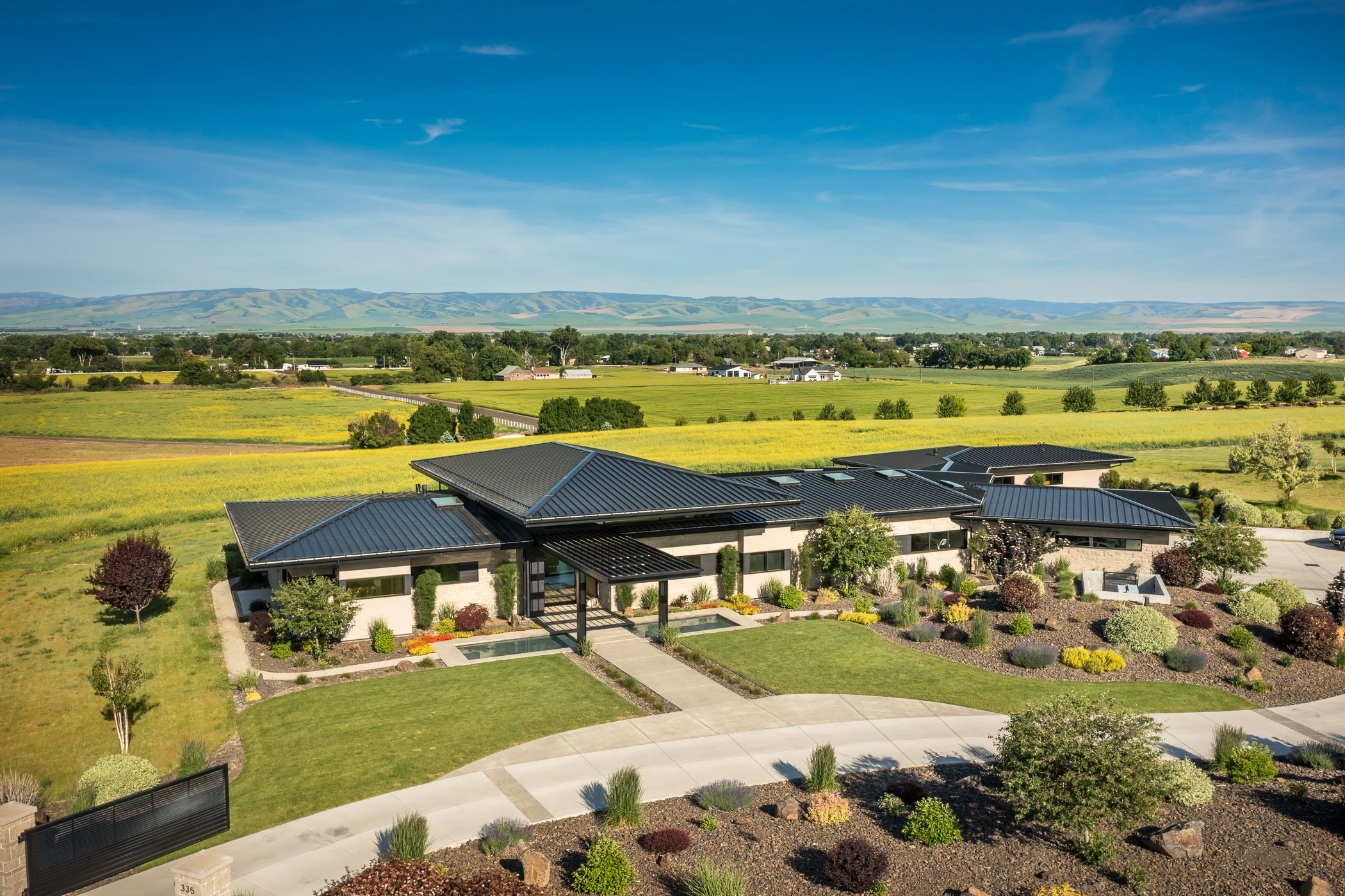 335_Brickwood_(2025)_0016 s2100 q75 S.jpg