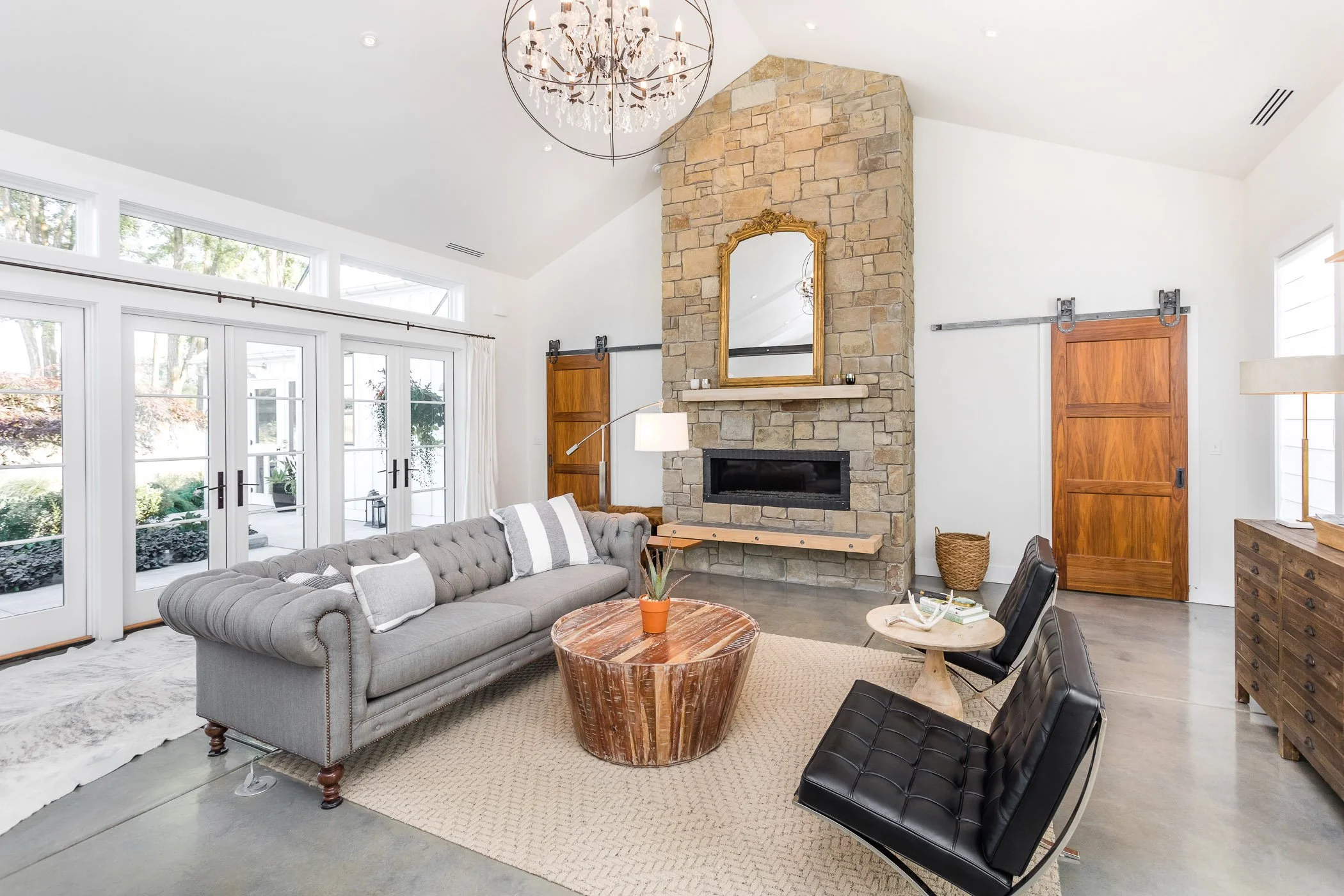 137_LookingGlass_0010 s2100 q75 S.jpg