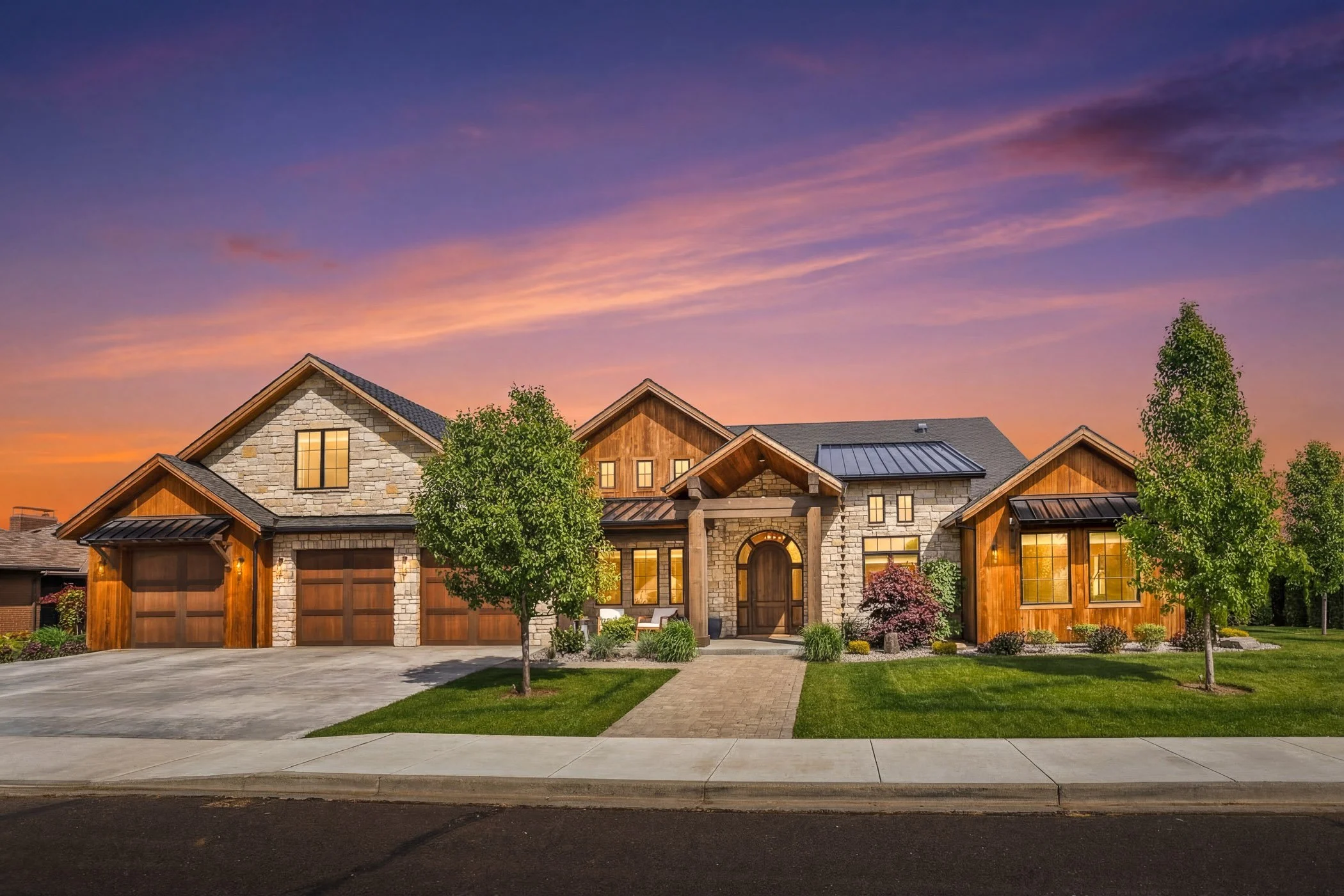 1502_Ironwood_Dr_0039 Twilight Golden LR 1 PS 1 s2100 q75 S.jpg