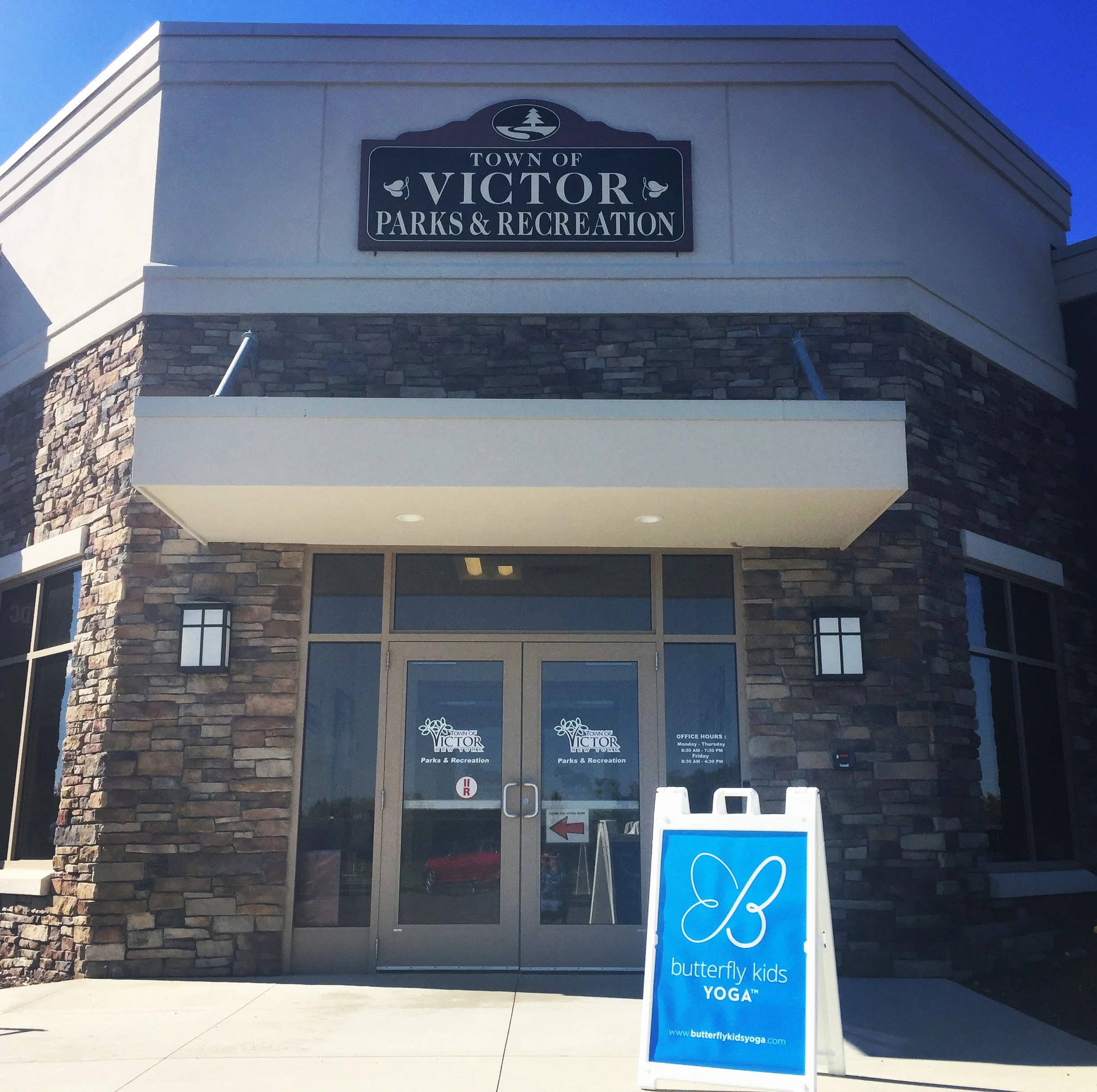 Kids Yoga (ages 3-5): 10:00am