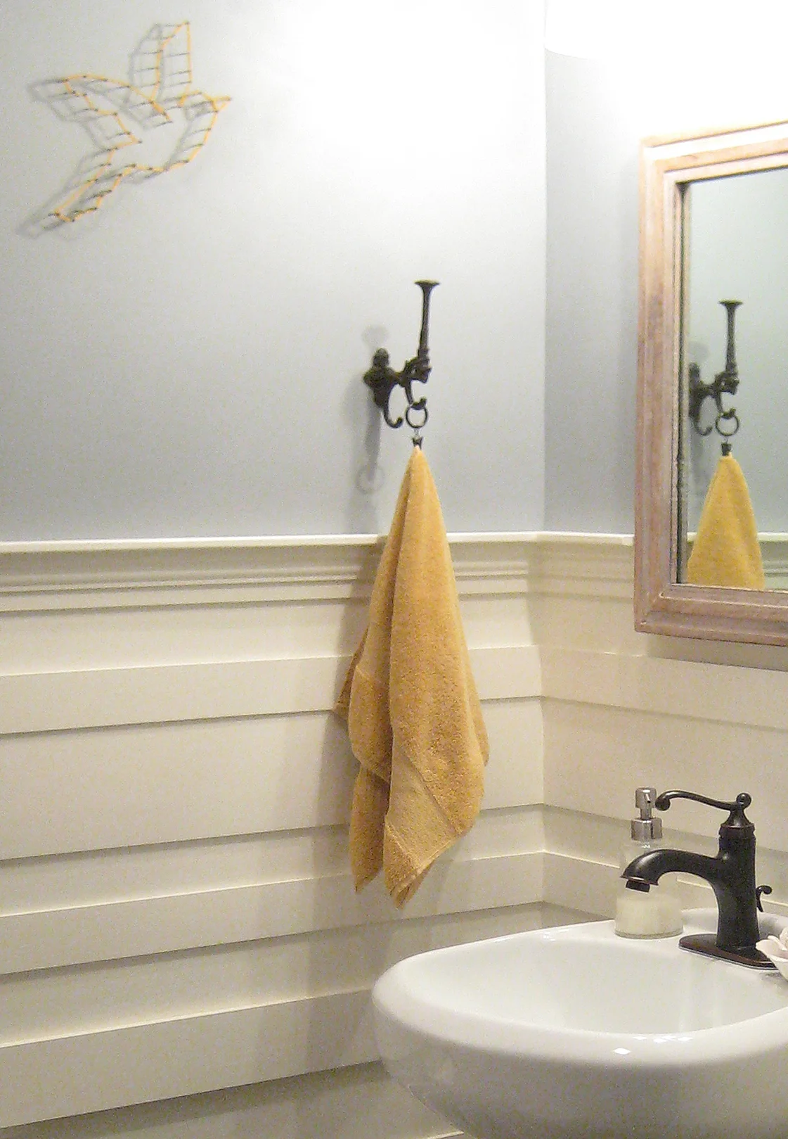 Petite-Powder-Room-9315_2.jpg