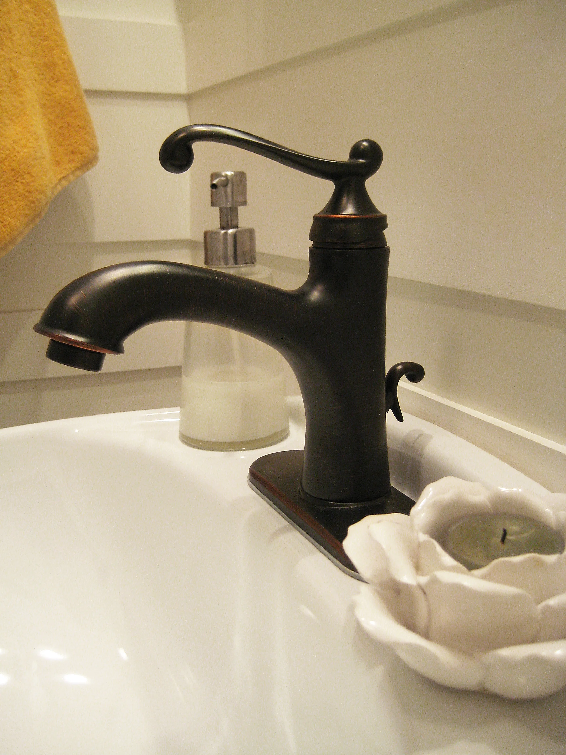 Petite-Powder-Room-9233.jpg