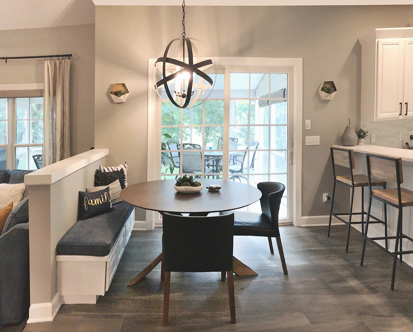 Chic-Dining-Nook_1177_2.jpg