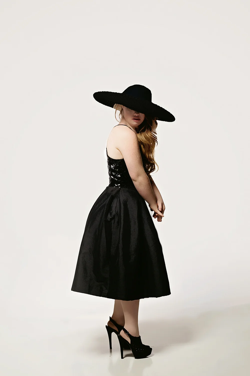 Photo taken from madelinestuartmodel.com