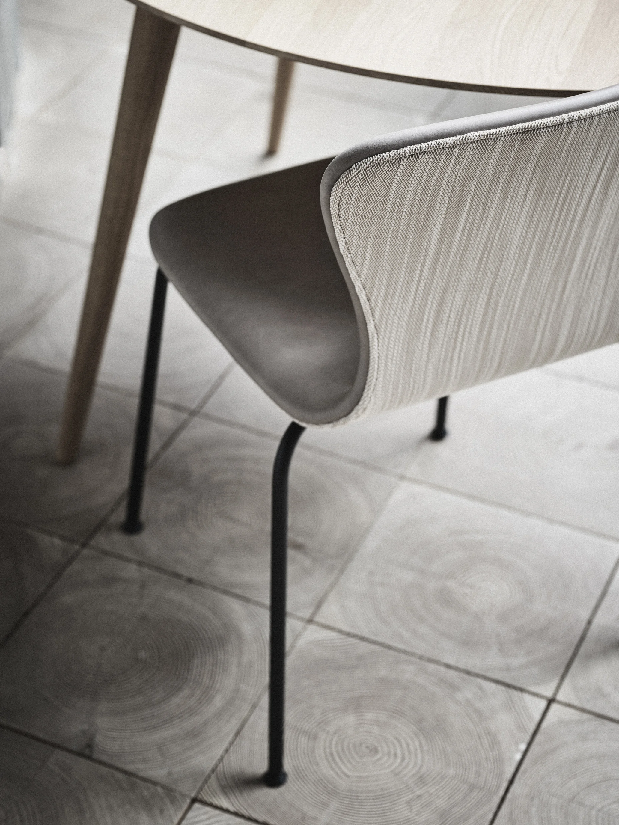 Nuance Burned Grey Leather from Sorensen Leather by Space Copenhagen & Lila from Kvadrat by Doshi Levien