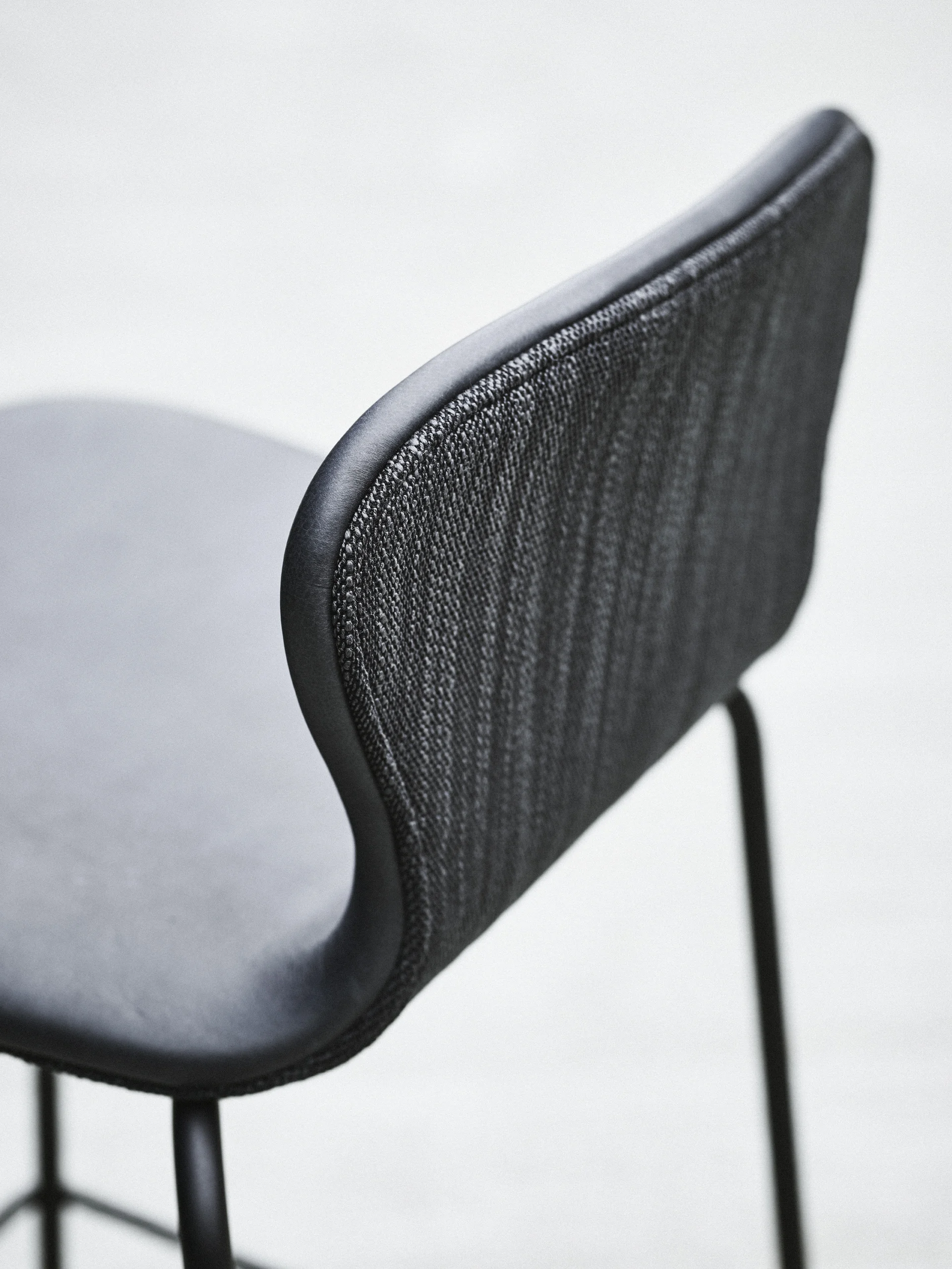 Nuance Shadow grey Leather from Sorensen Leather by Space Copenhagen & Lila from Kvadrat by Doshi Levien