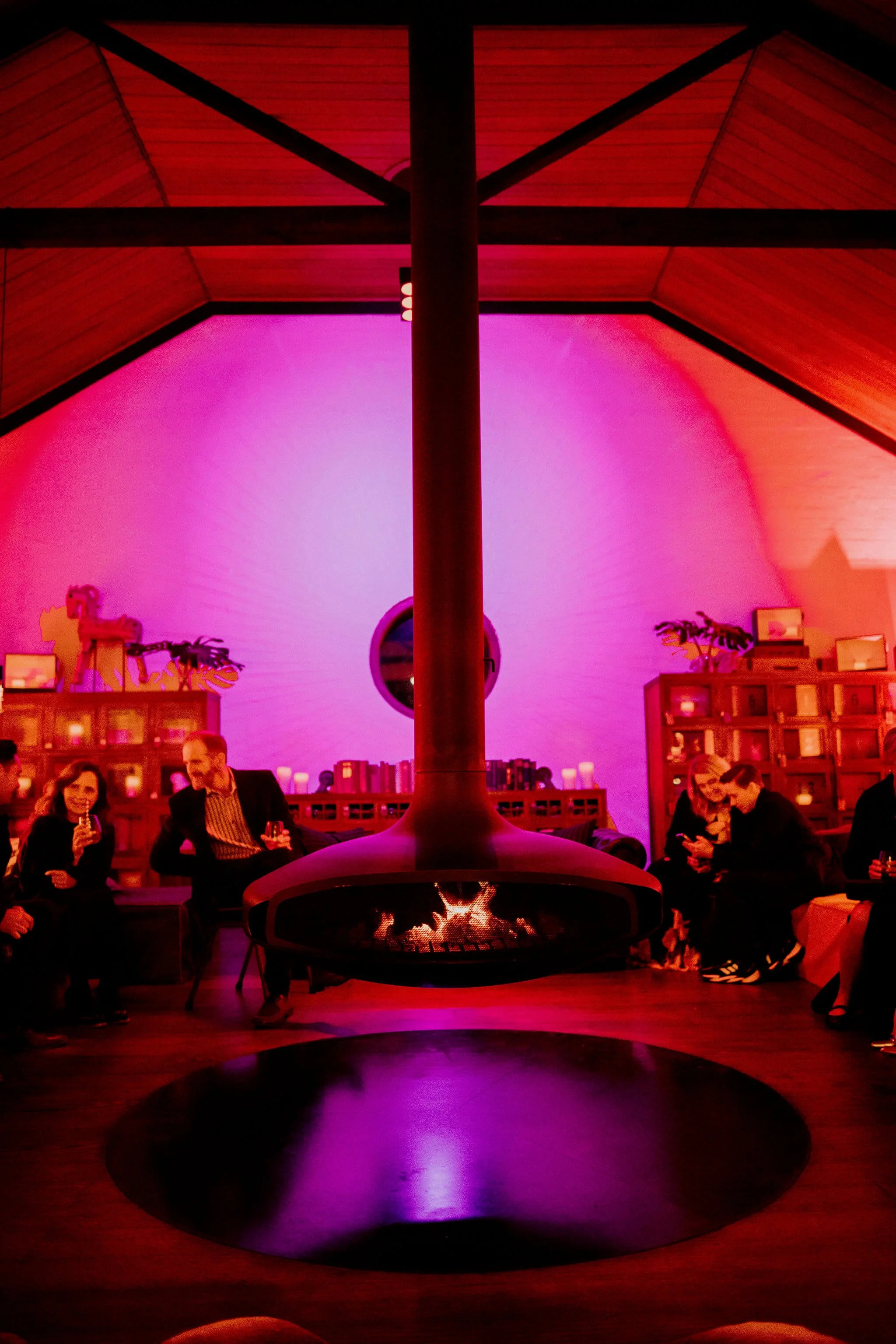 Winter Wedding Projekt 3488 Cosy Fireplace.jpeg