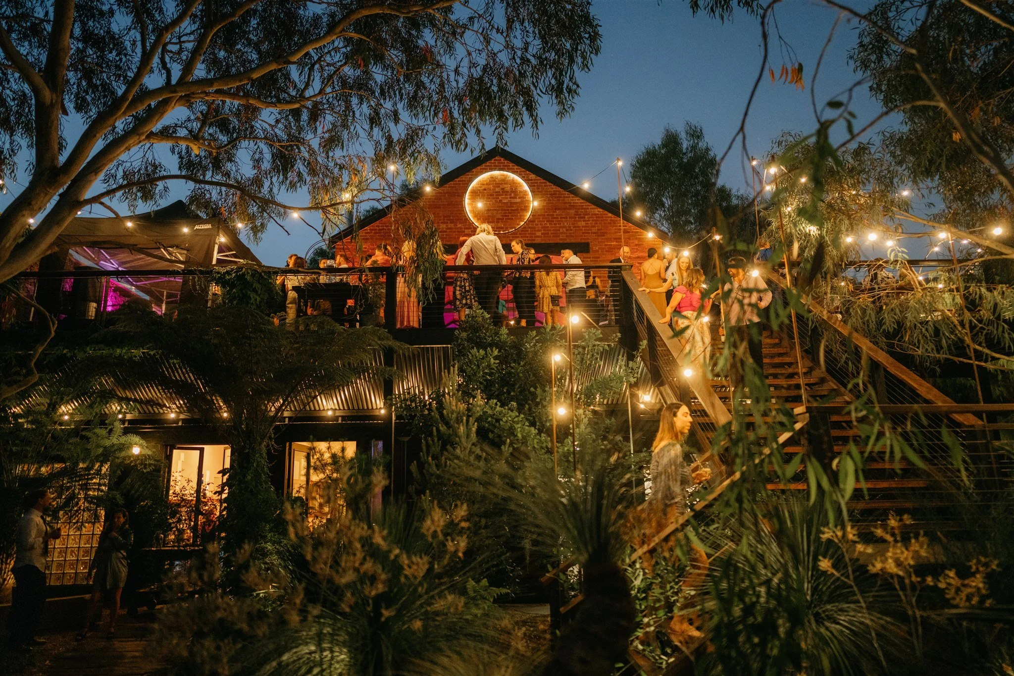 Projekt 3488 Wedding - Garden And Deck At Night.jpg
