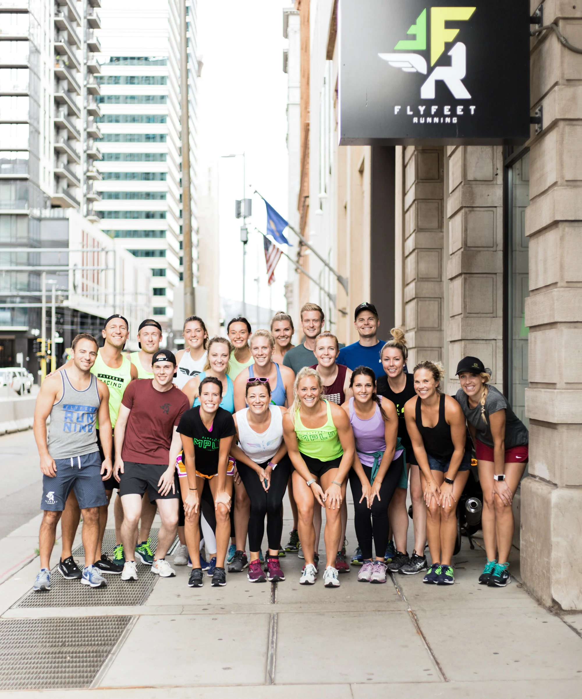FlyFeetRunning_5Khappyhour_July25_01.jpg