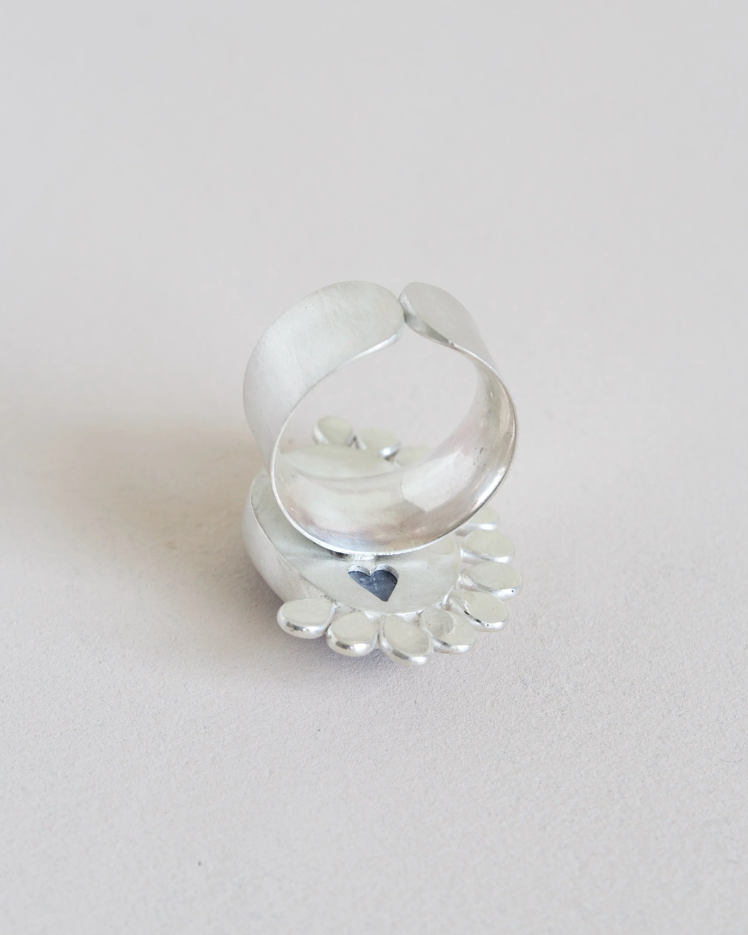 KyaniteDetailRIng - 1 (2).jpeg