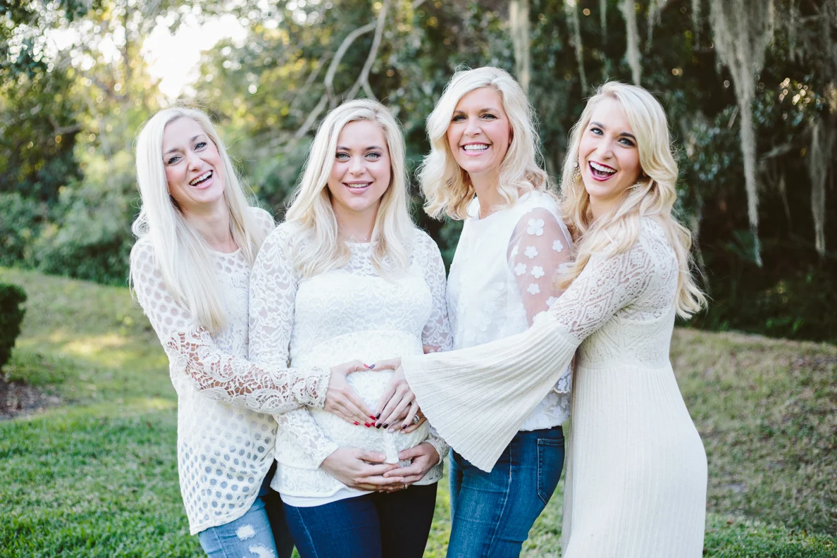 family, extended, summer, spring, sunset, outdoors, poses, ideas, outfits, large, field, inspiration, with older kids, with toddler, color scheme, white, creative, siblings, big, natural light, light and airy, photoshoot, lifestyle, pregnancy