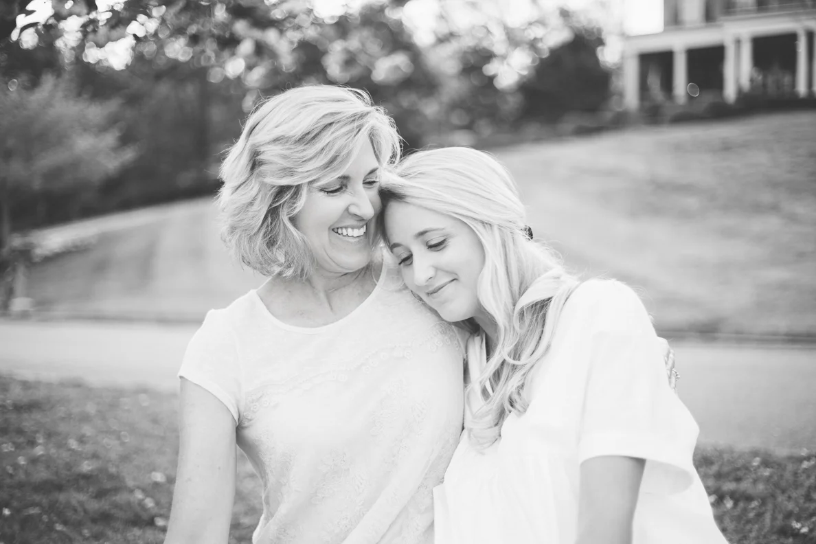 knoxville, Sequoyah hills, female, senior, portraits, graduate, university of Tennessee, Knoxville, poses, cherry blossoms, outfits, ideas, college, inspiration, natural light, light and airy, vibrant, colorful, bright, outdoors, head shots, sunset, with mom, black and white