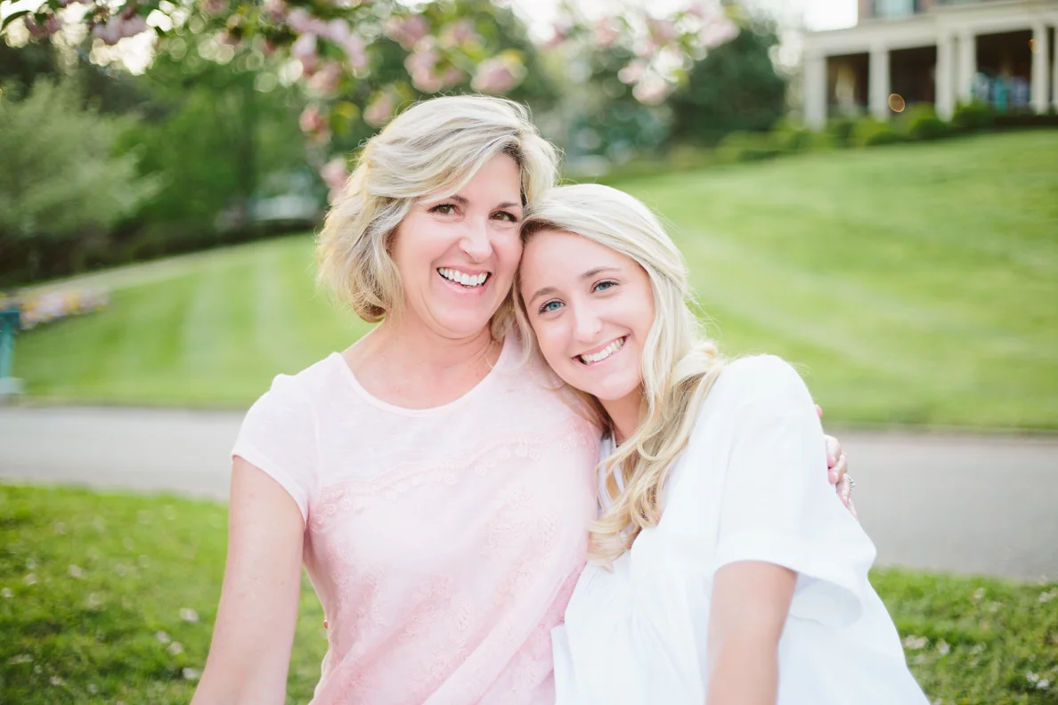 knoxville, Sequoyah hills, female, senior, portraits, graduate, university of Tennessee, Knoxville, poses, cherry blossoms, outfits, ideas, college, inspiration, natural light, light and airy, vibrant, colorful, bright, outdoors, head shots, sunset, with mom