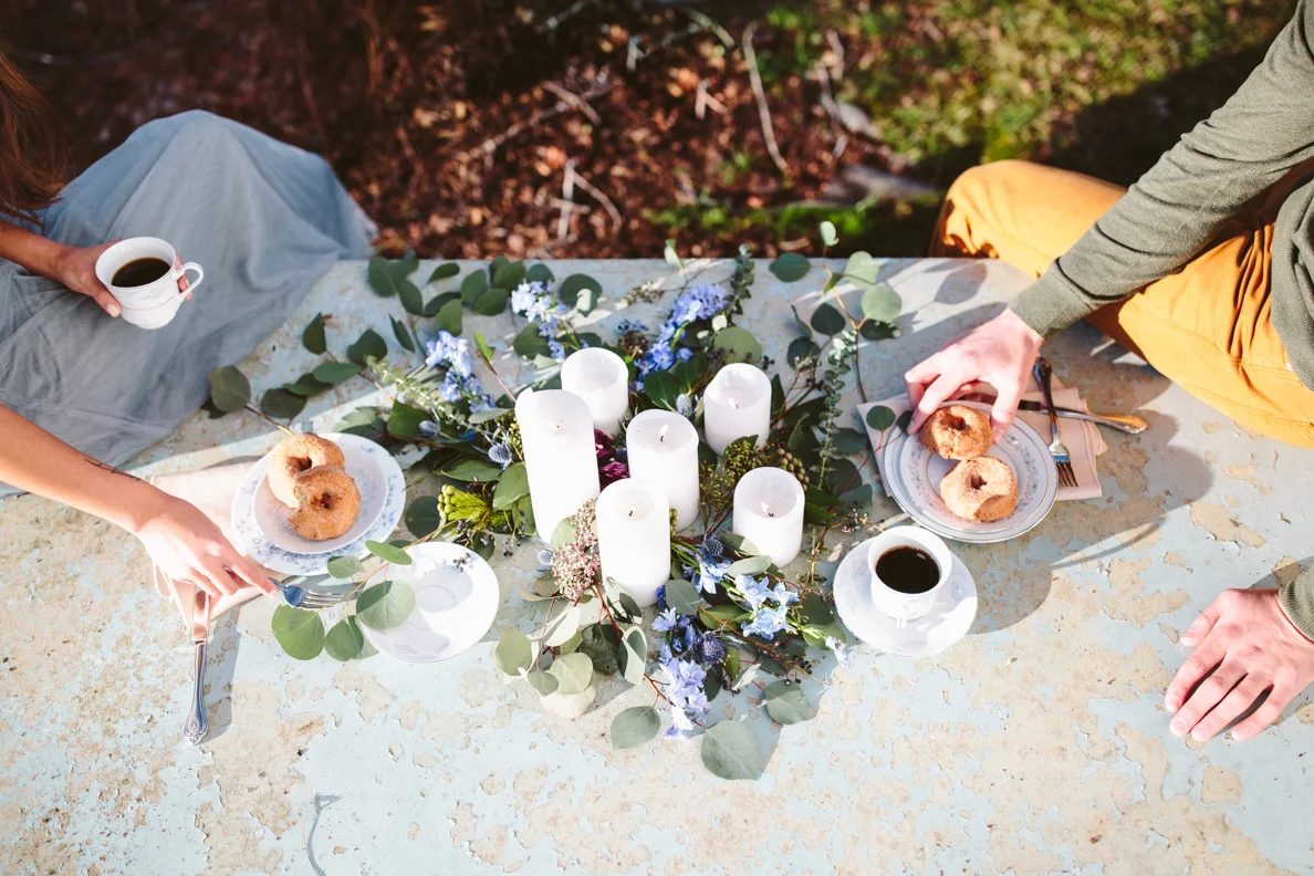 poses, outdoor, styled shoot, intimate, florals, vibrant, dark and moody, sunset, love, details, passion, Knoxville, tennessee, vibrant, colorful, editorial, publication, fun, unique