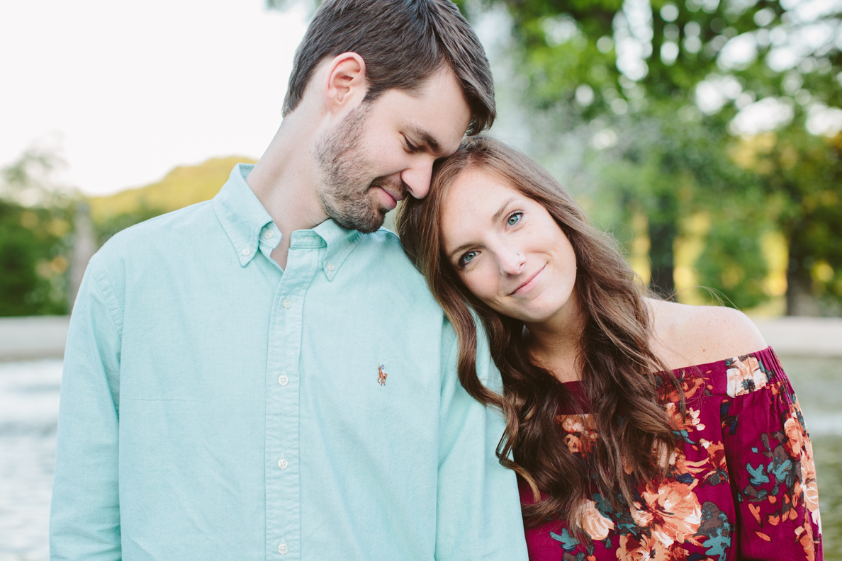 poses, couples, outdoor, Sequoyah hills, Knoxville, Tennessee, engagement, sunset, evening, love, vibrant, colorful, bright, creative, romantic, natural, light and airy, natural light, passion, inspiration, intimate, outfits, fountain