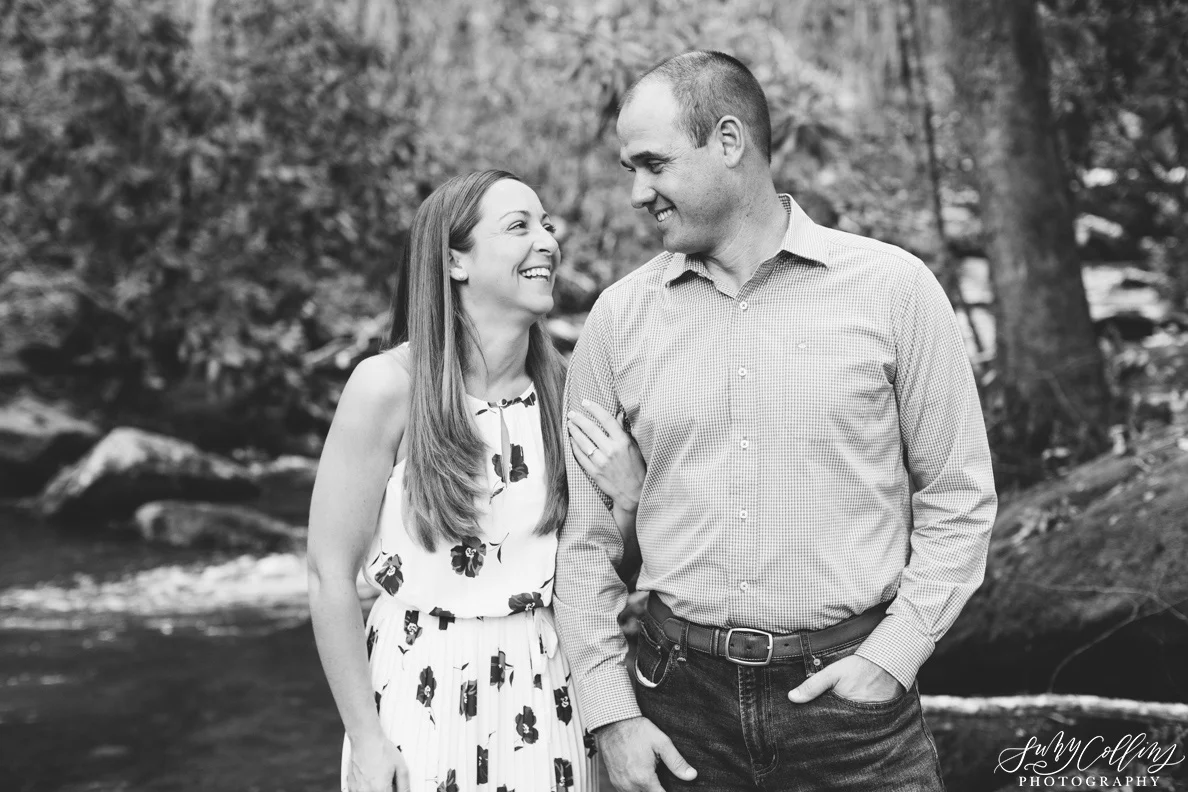 poses, couples, outdoor, Mynatt park, Knoxville, Tennessee, engagement, sunset, evening, love, vibrant, colorful, bright, creative, romantic, natural, light and airy, natural light, passion, inspiration, intimate, outfits, fountain, woods, river, park, black and white