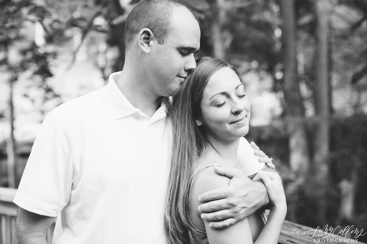 poses, couples, outdoor, Mynatt park, Knoxville, Tennessee, engagement, sunset, evening, love, vibrant, colorful, bright, creative, romantic, natural, light and airy, natural light, passion, inspiration, intimate, outfits, fountain, woods, river, park, black and white