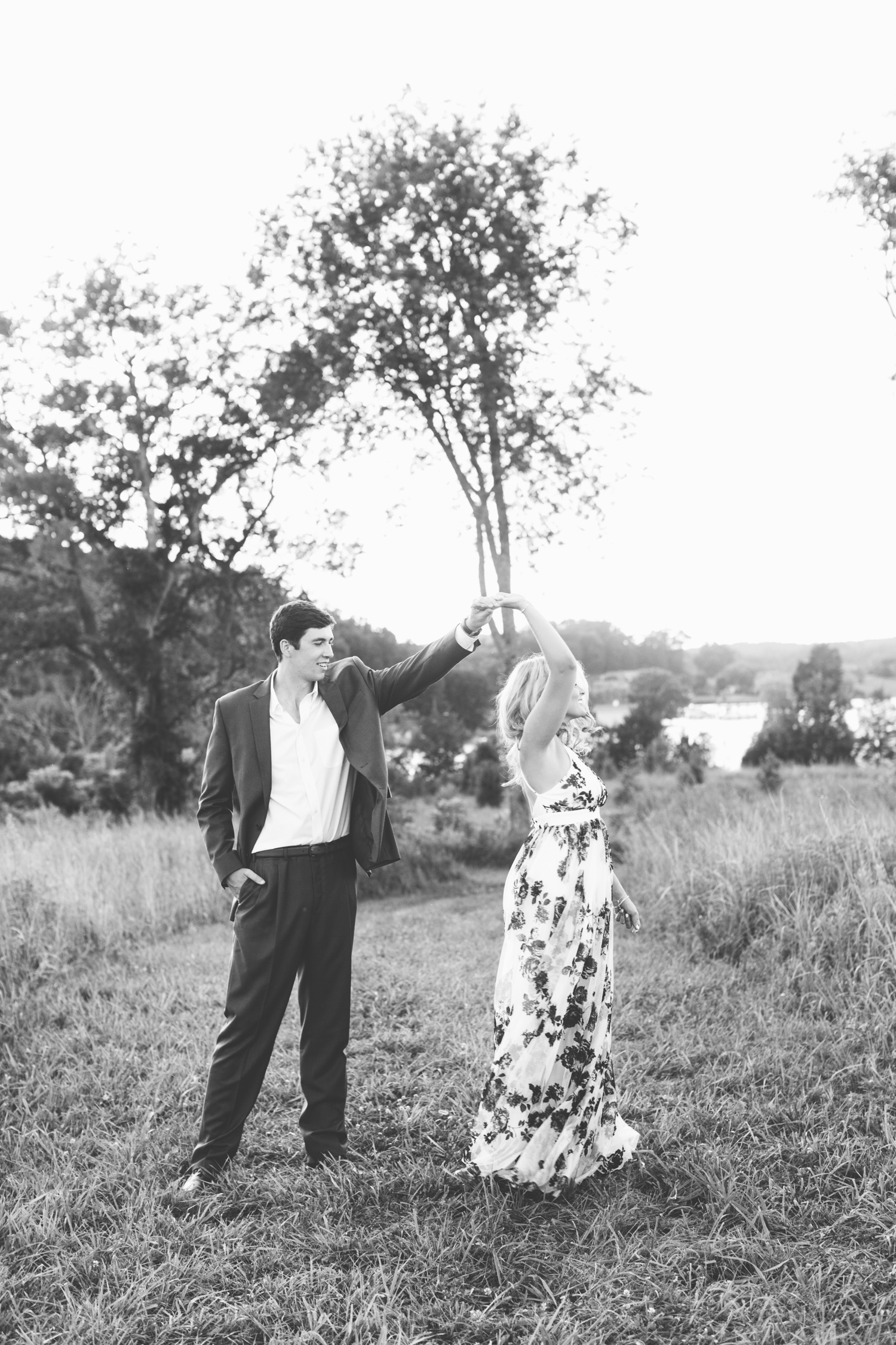 Elegant Knoxville Engagement Session // Tennessee Photographer