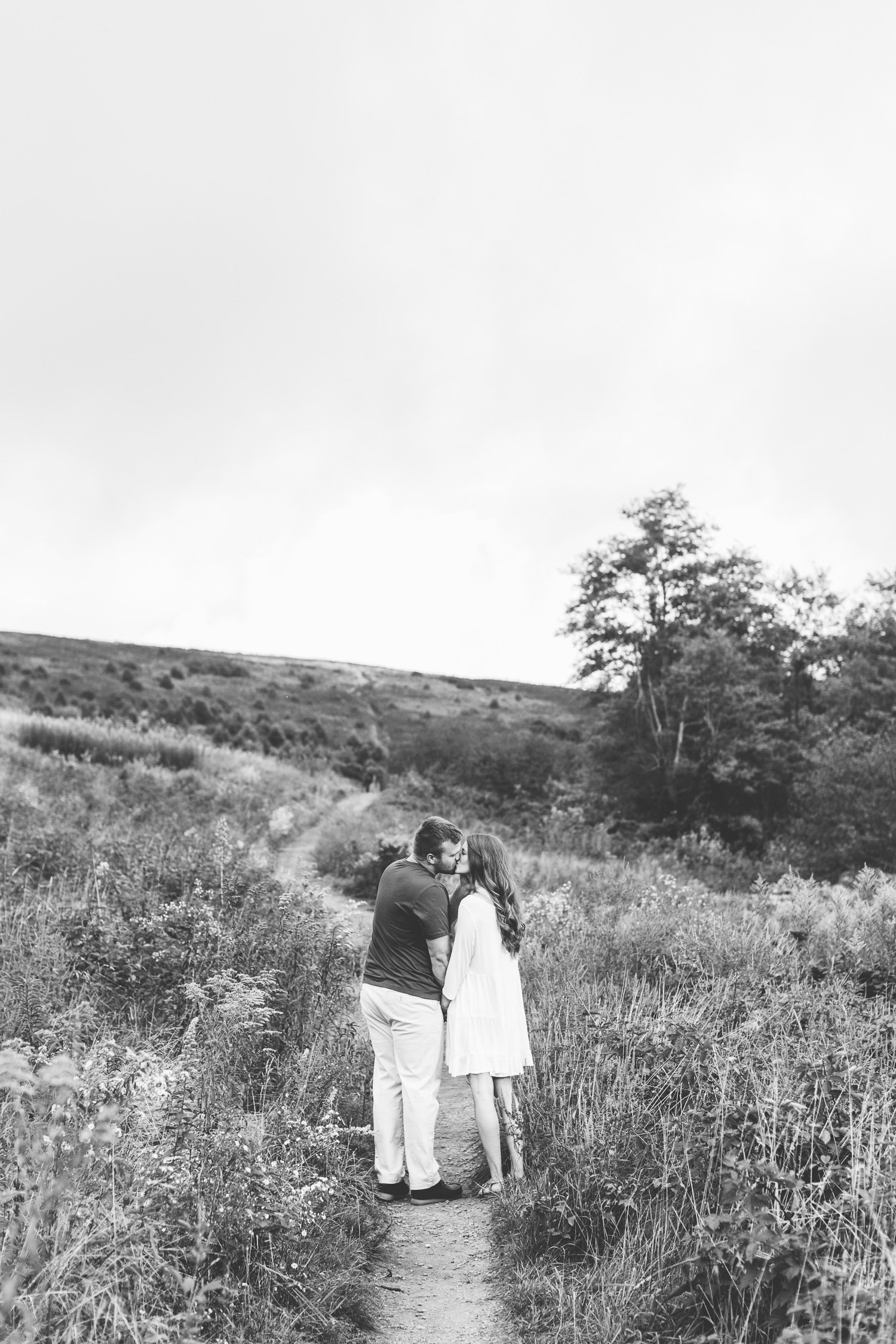 Max Patch Engagement Photos // Mountain Top Sunset // Knoxville Portrait Photographer // Suzy Collins Photography