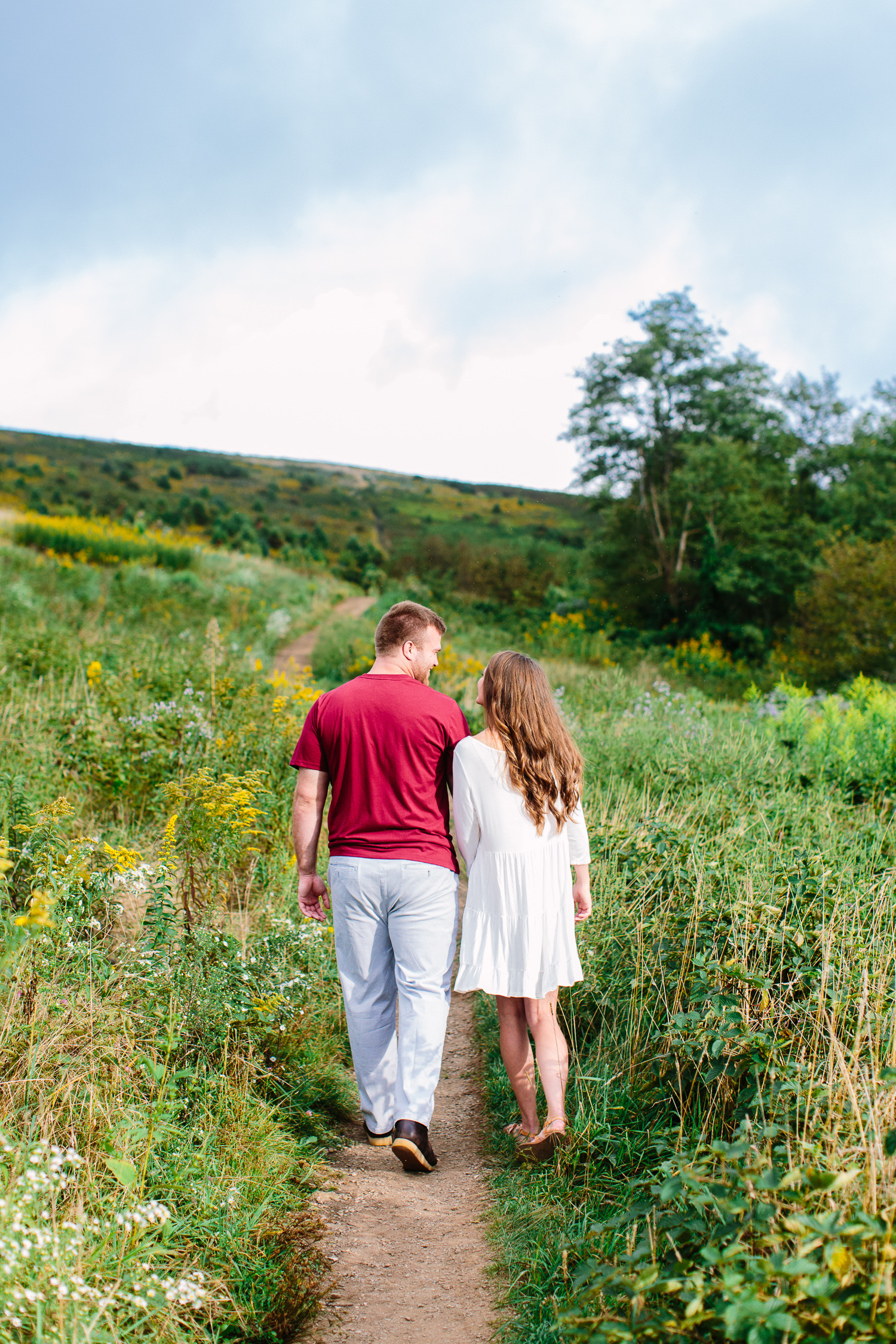 Max Patch Engagement Photos // Mountain Top Sunset // Knoxville Portrait Photographer // Suzy Collins Photography