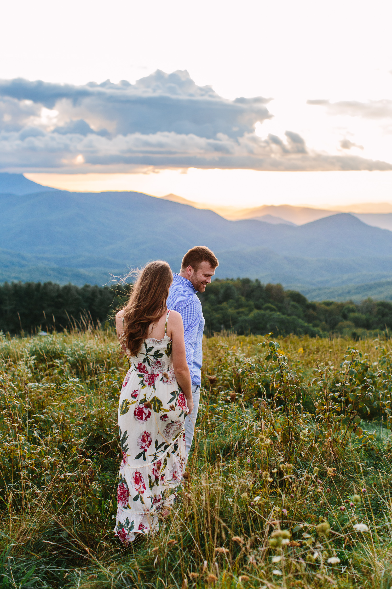 Max Patch Engagement Photos // Mountain Top Sunset // Knoxville Portrait Photographer // Suzy Collins Photography