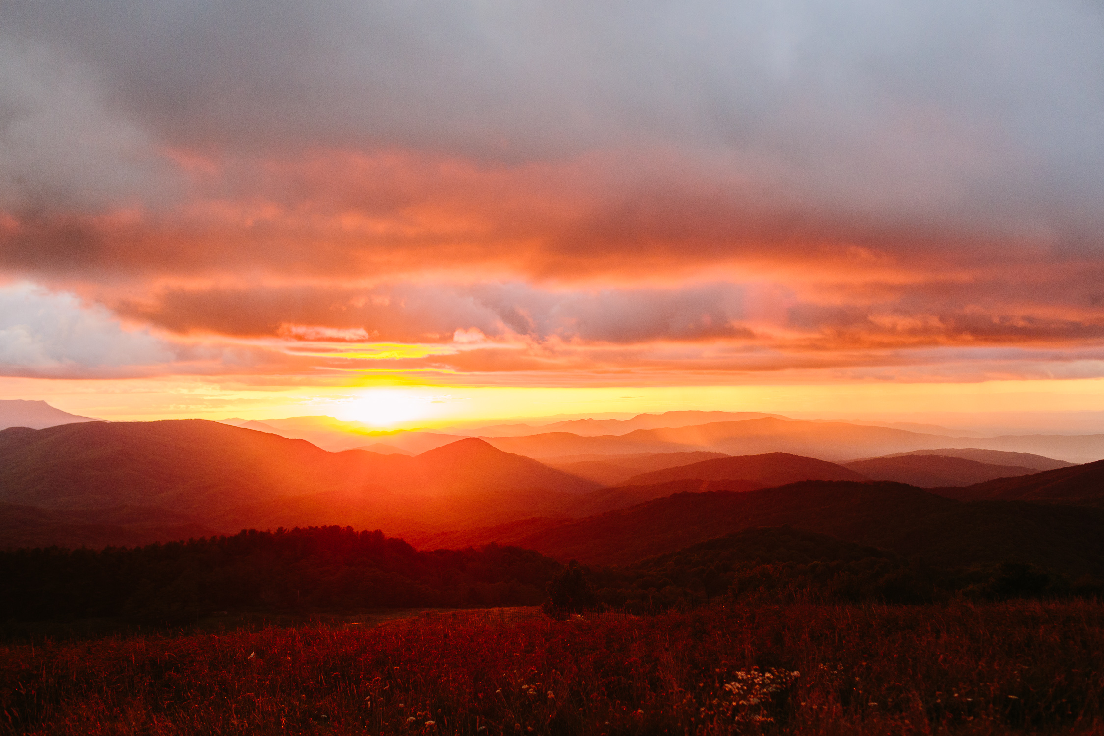 Max Patch Engagement Photos // Mountain Top Sunset // Knoxville Portrait Photographer // Suzy Collins Photography