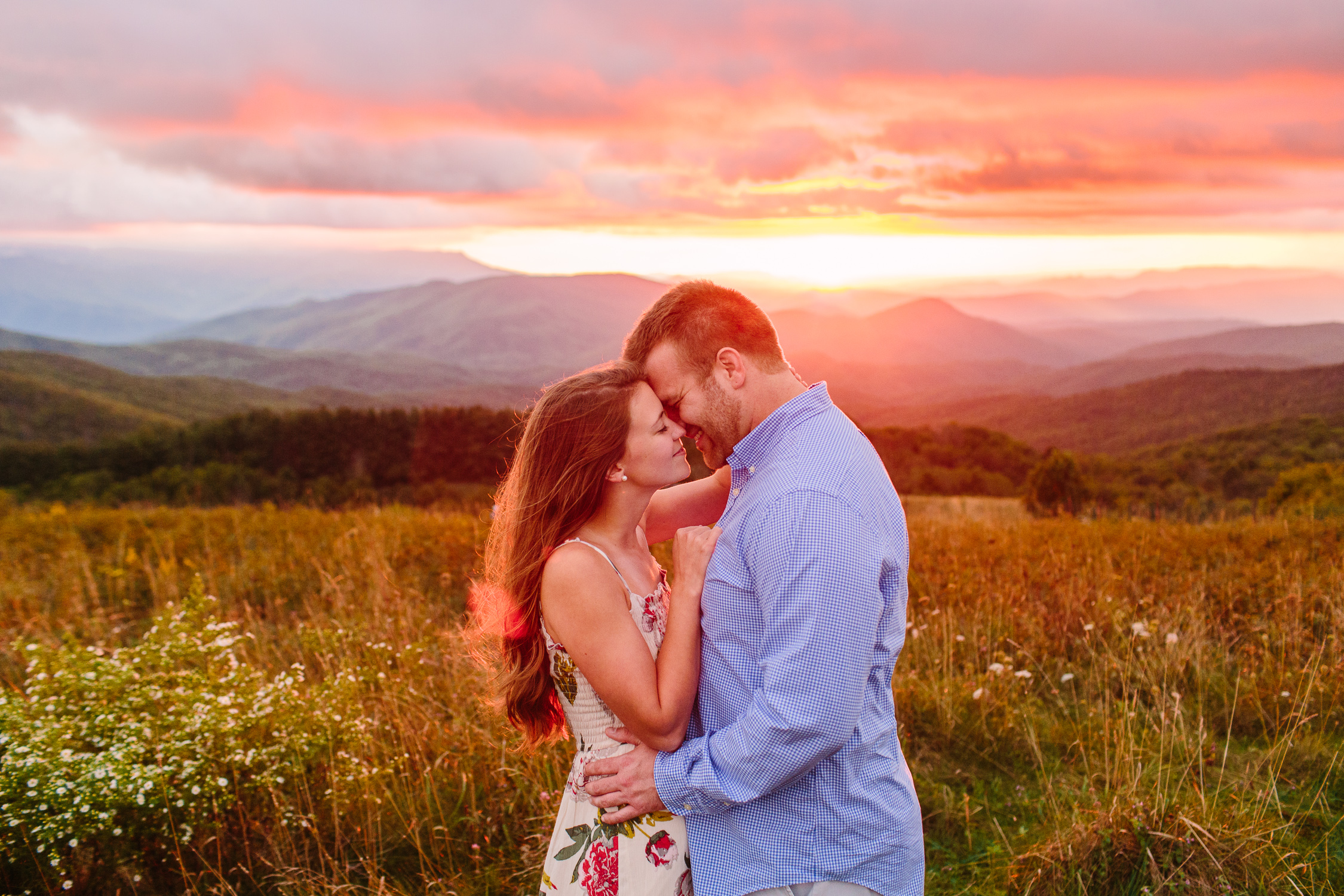 Max Patch Engagement Photos // Mountain Top Sunset // Knoxville Portrait Photographer // Suzy Collins Photography