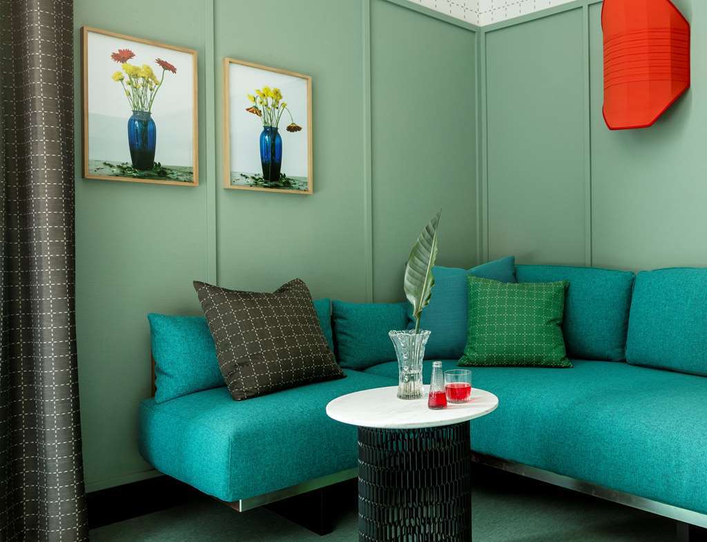 Room-Mate-Giulia-photos-Room-Living-Room.JPEG