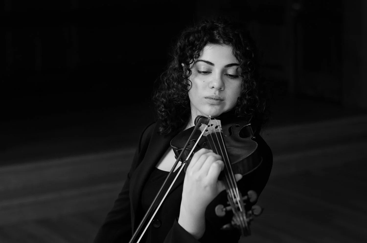  Angelina Tozlyan, violinist 