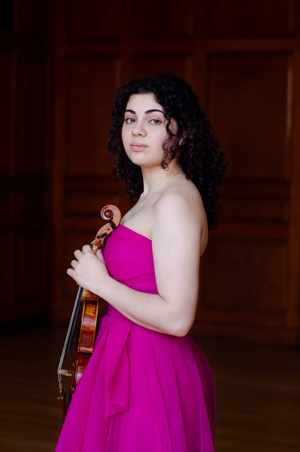  Angelina Tozlyan, violinist 