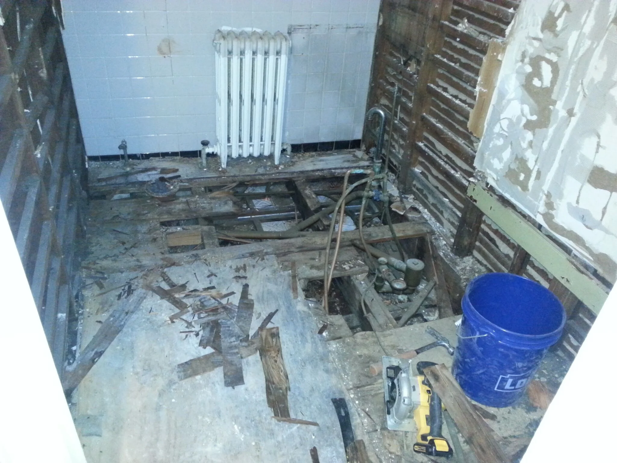queen bath tearout.jpg