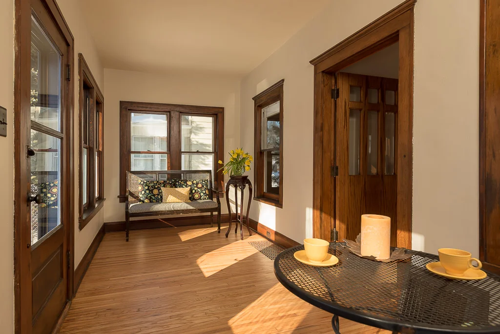 Beautiful sunny space speaks for itself...