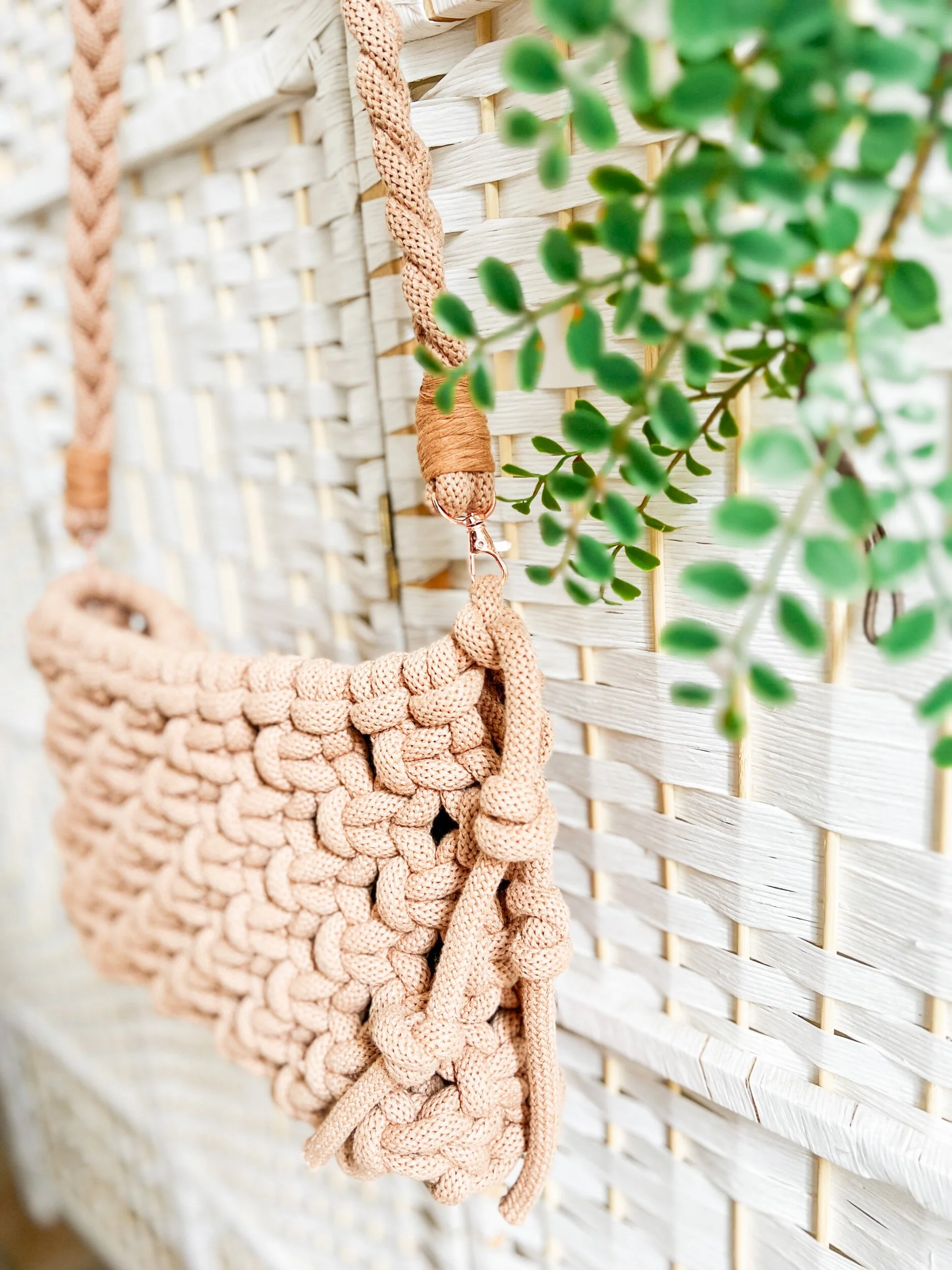 D000D6BA-D51A-460D-8466-44AA9397FEEF