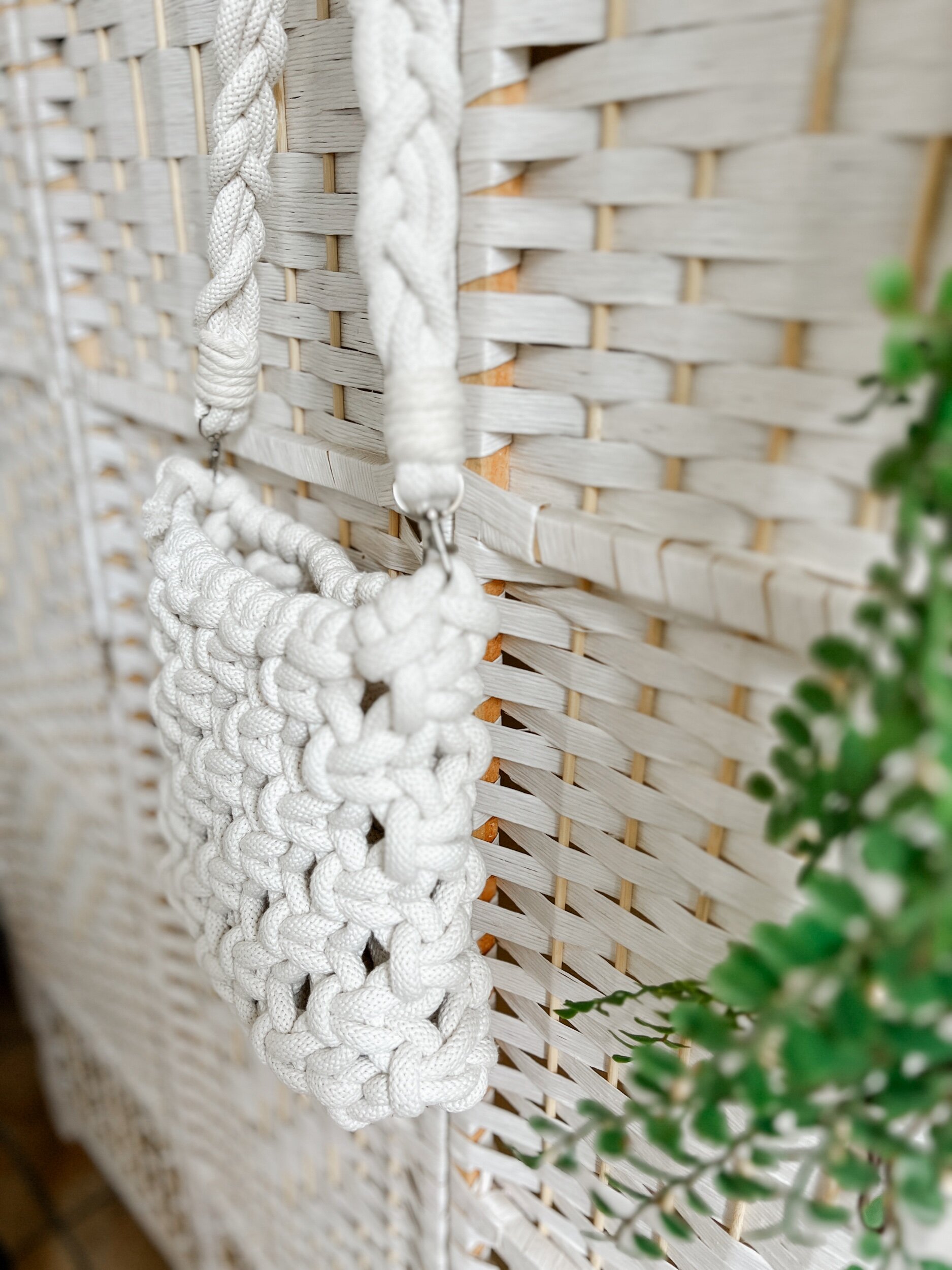 727AC3E1-019A-4B6F-90B3-894352CCBE3E