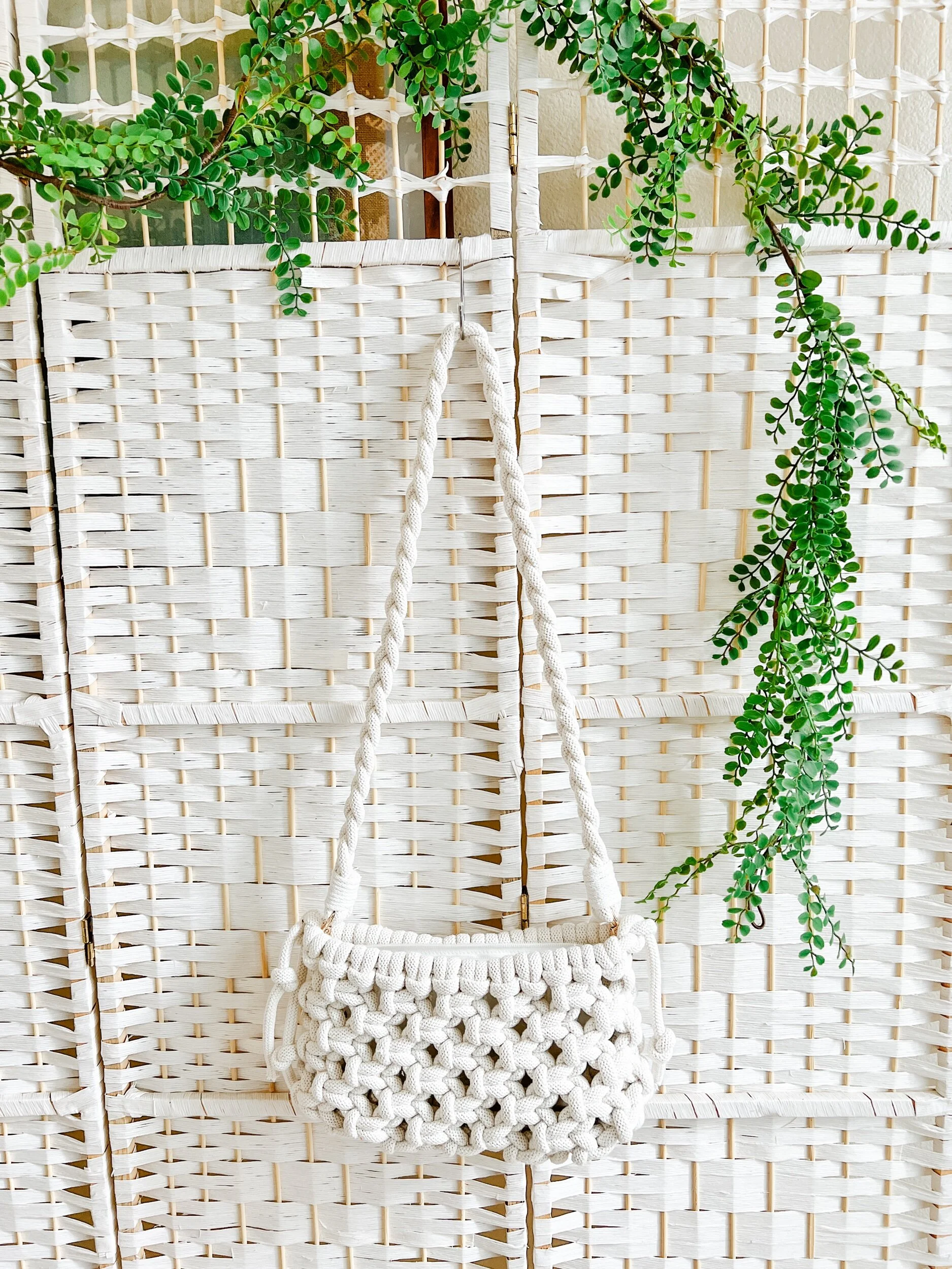 B09A64E4-7C84-433C-81AE-F478A2336673