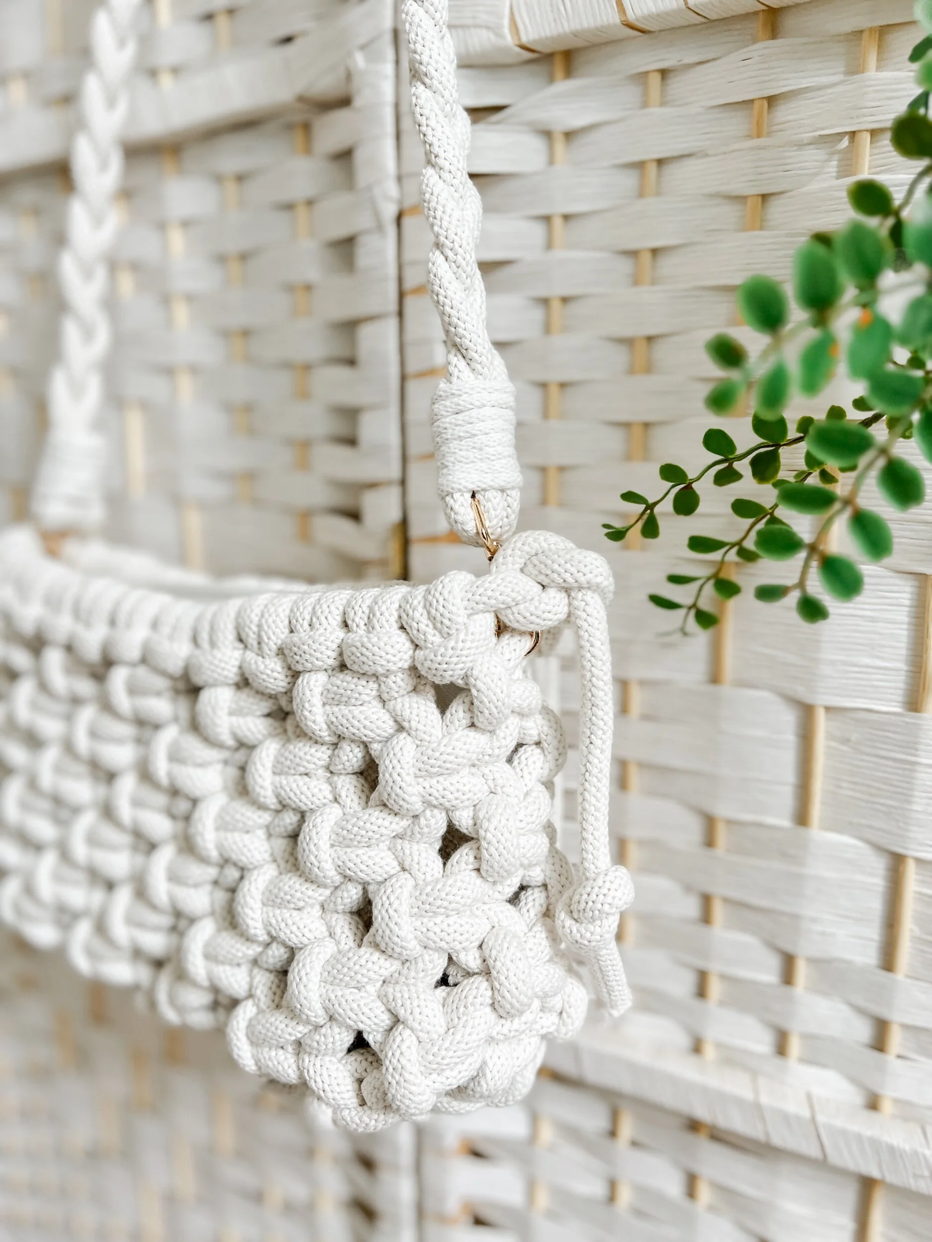 5C18016F-41EF-470D-9E8A-A7DAB969DA00