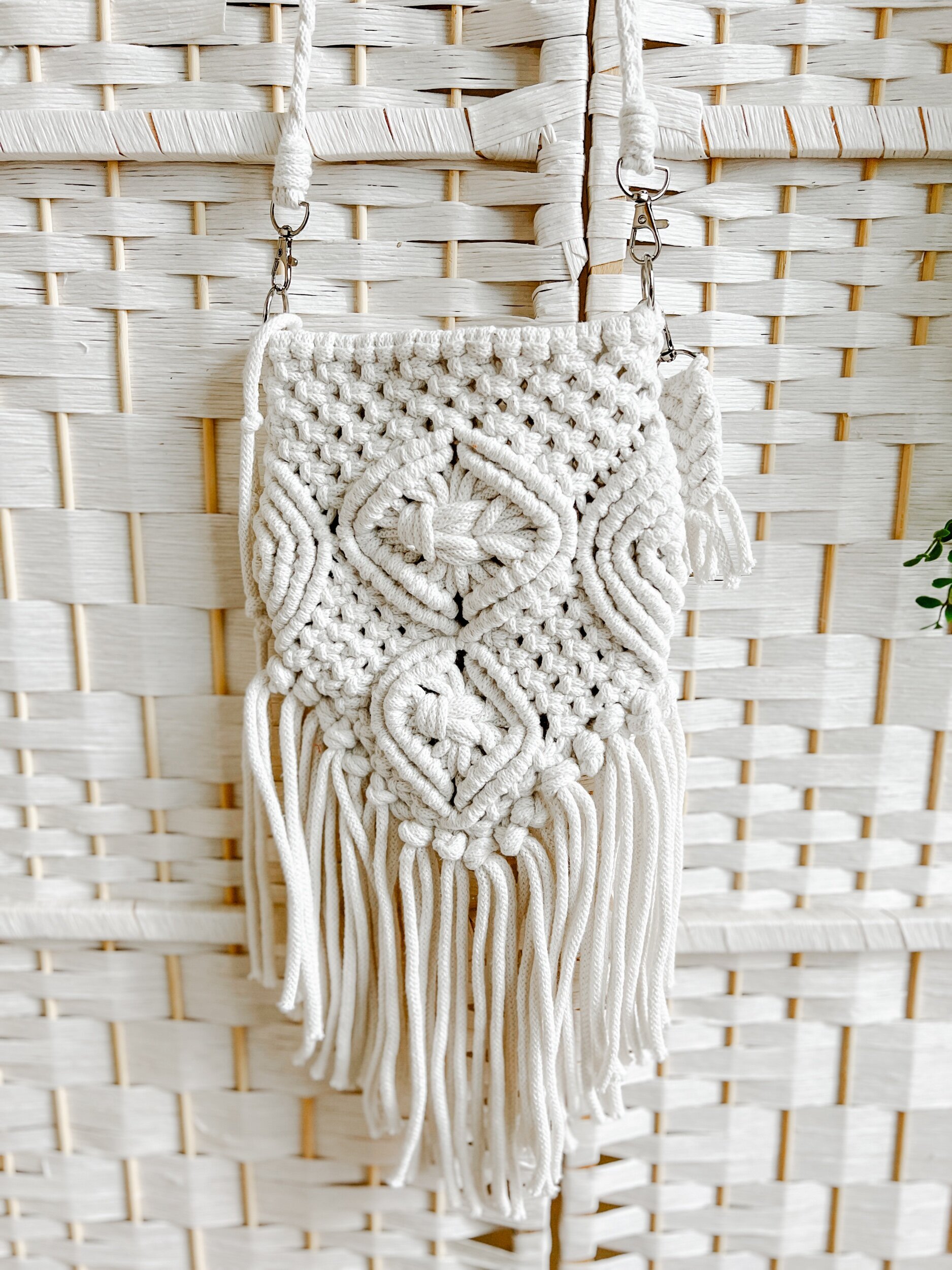 BFAB5CE5-F5CA-42F9-8E58-BDE7EE74C8F1