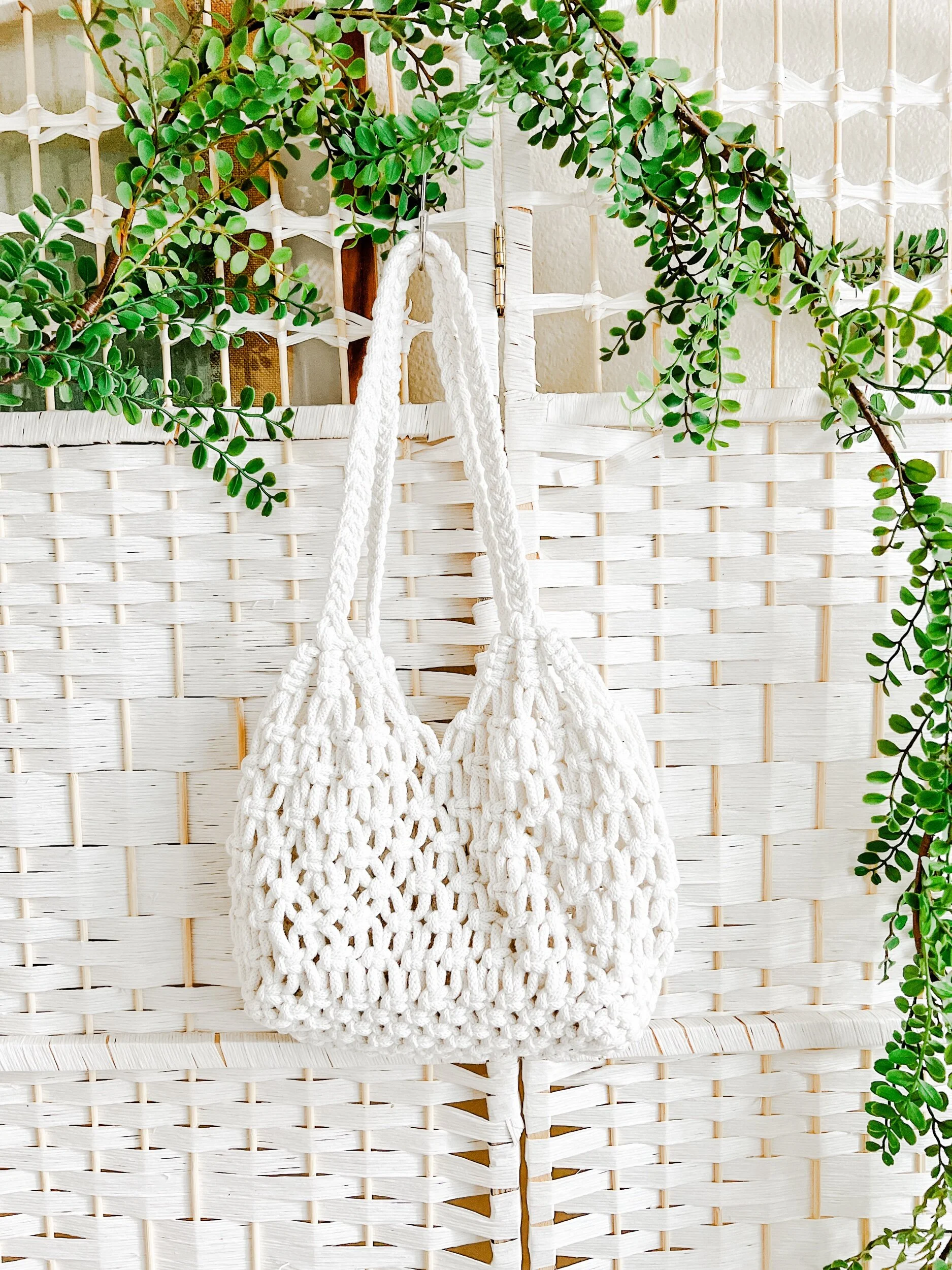 DAD03CA0-B3B5-49FF-8B5C-46EBDABA3D1A