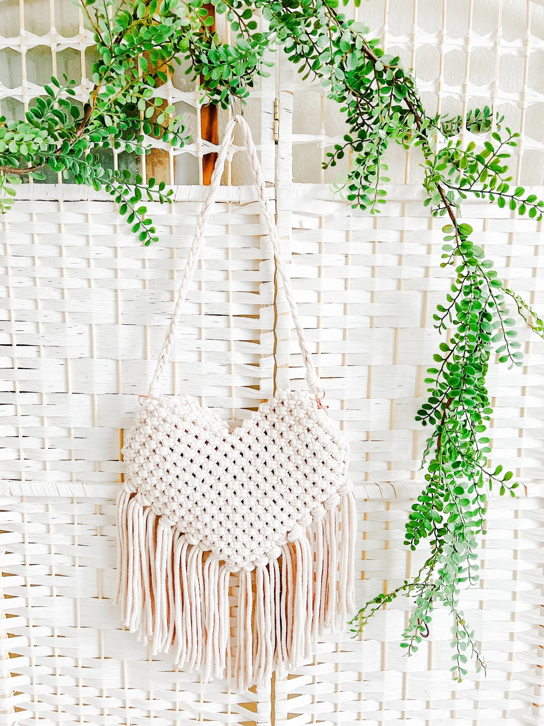 D5924B34-F06D-4CBF-8840-78D54F53C514