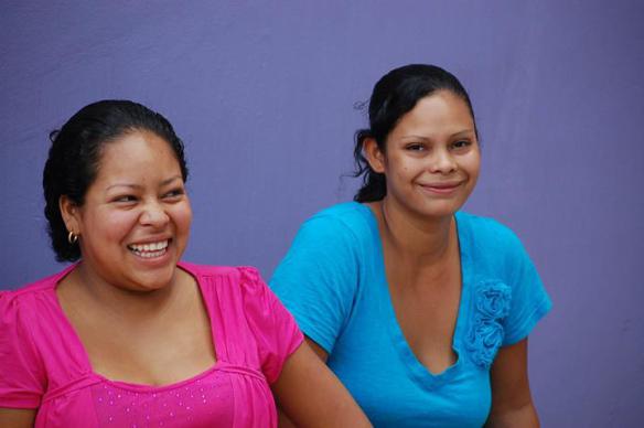Edys (right) pictured with her sister Mirna (left)