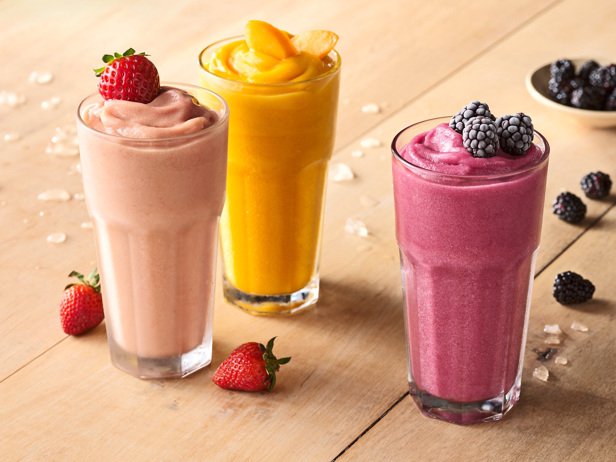 17-Fruit-Smoothie-Trio-(Strawberry-Banana-Mango-Wildberry)_1224_030519_R1_V2.jpg