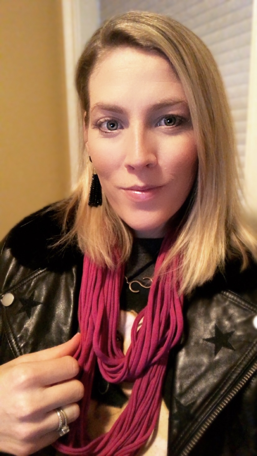 Top US fashion blog, The Borrowed Babes, celebrates Women's History Month at Rethreaded: image of a woman wearing the Rethreaded Grace scarf