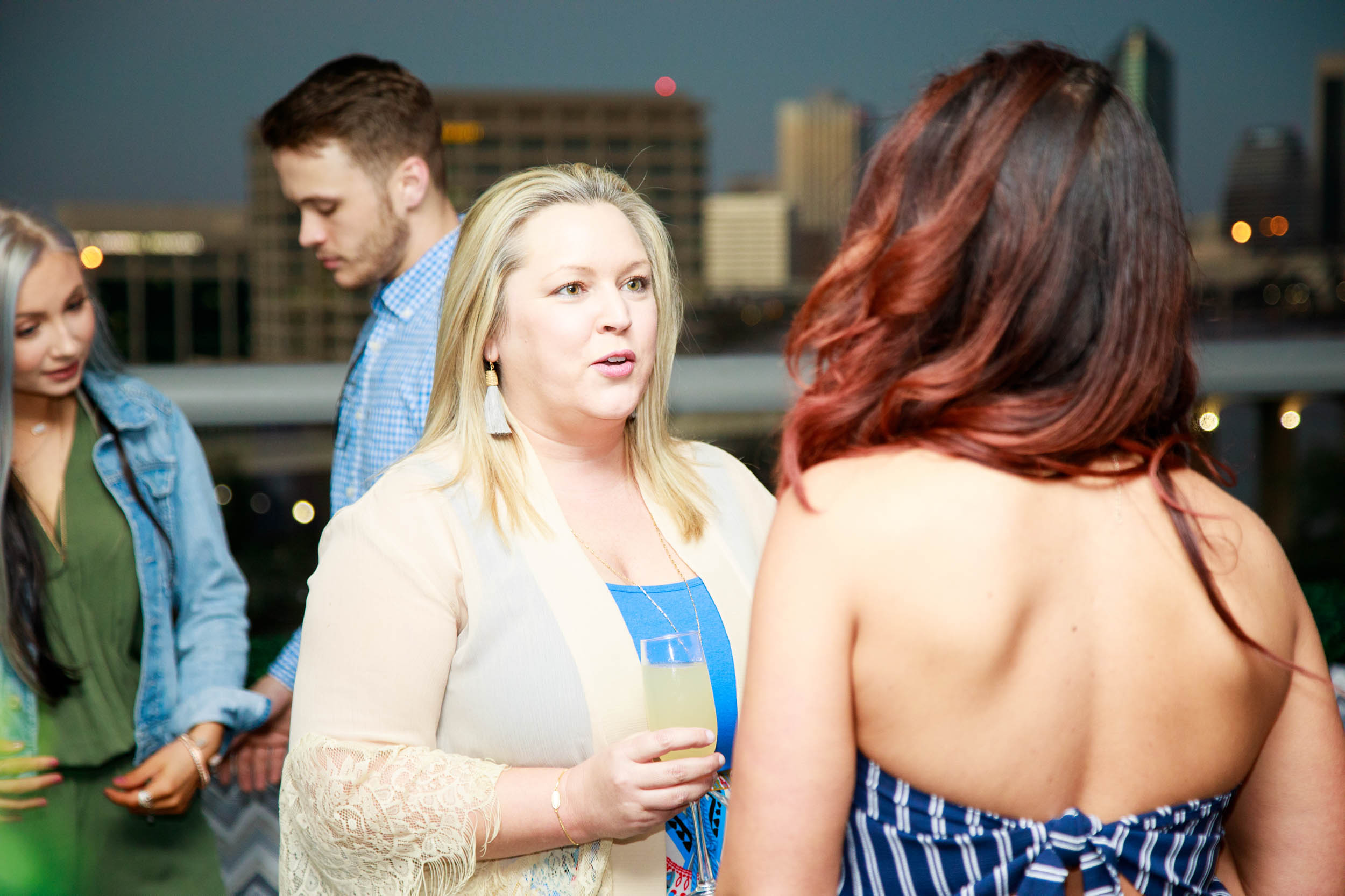 Top US fashion blog, The Borrowed Babes, features the latest Blogger Meet Up Jacksonville Fashion Bloggers at River and Post
